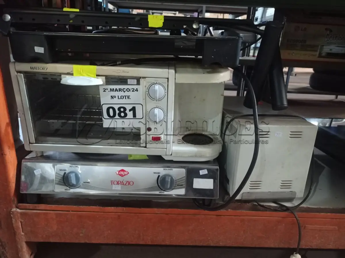LOTE 081 - 01 FOGÃO DE INDUÇÃO, 02 FORNOS ELÉTRICOS E 01 CHURRASQUEIRA ELÉTRICA MARCAS E MODELOS DIVERSOS. (NO ESTADO) ATENÇÃO! FAZER A VISITAÇÃO ANTES DE ARREMATAR, NÃO SABEMOS SE FUNCIONA. LEILÃO NÃO TEM GARANTIA E NEM DEVOLUÇÃO, SUJEITO A POSSÍVEIS AVARIAS VISÍVEIS/OCULTAS E/OU AUSÊNCIA DE COMPONENTES.