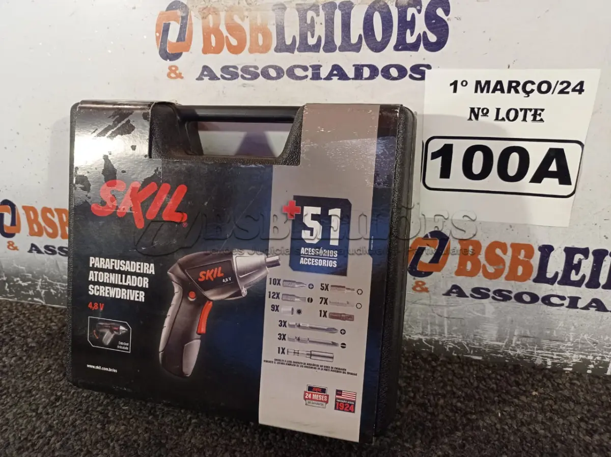 LOTE 100 - 01 PARAFUSADEIRA 220V SKIL +51 ACESSÓRIOS 4,8V. (NOVO) (NO ESTADO) ATENÇÃO! FAZER A VISITAÇÃO ANTES DE ARREMATAR, NÃO SABEMOS SE FUNCIONA. LEILÃO NÃO TEM GARANTIA E NEM DEVOLUÇÃO, SUJEITO A POSSÍVEIS AVARIAS VISÍVEIS/OCULTAS E/OU AUSÊNCIA DE COMPONENTES.