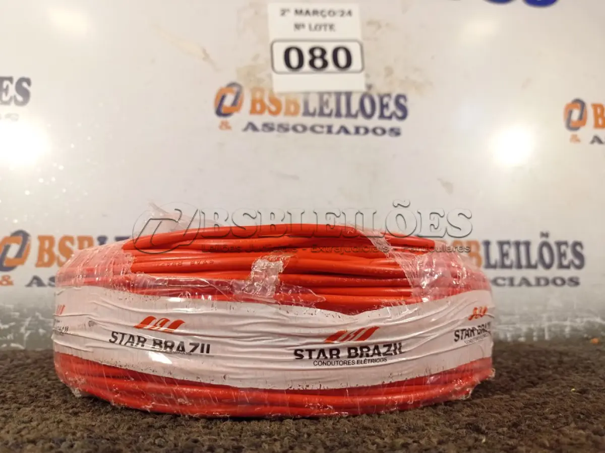 LOTE 080 - 01 ROLO DE CABO FLEXÍVEL 100M 1X4MM NA COR VERMELHA(NOVO). (NO ESTADO) ATENÇÃO! FAZER A VISITAÇÃO ANTES DE ARREMATAR, NÃO SABEMOS SE FUNCIONA. LEILÃO NÃO TEM GARANTIA E NEM DEVOLUÇÃO, SUJEITO A POSSÍVEIS AVARIAS VISÍVEIS/OCULTAS E/OU AUSÊNCIA DE COMPONENTES.