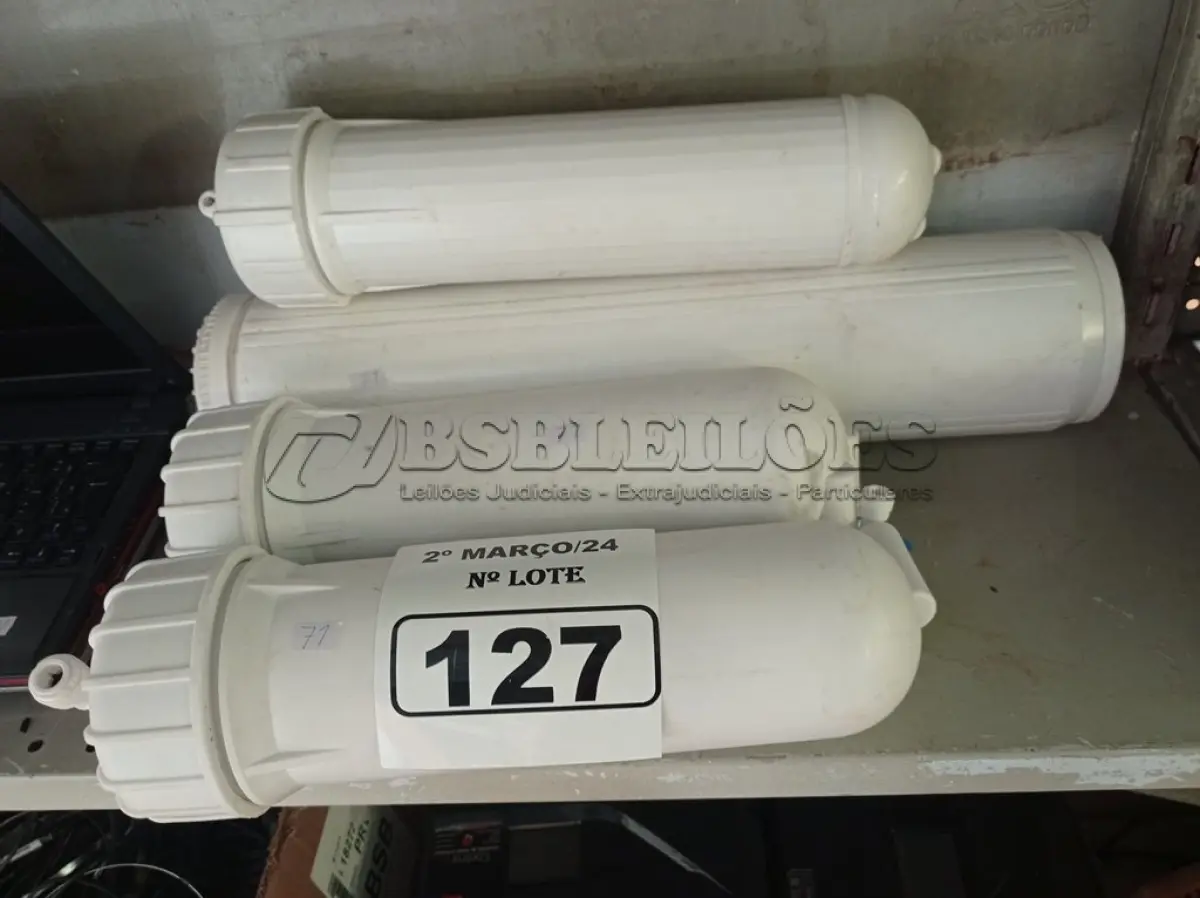 LOTE 127 - 04 FILTROS PARA CAIXA D’AGUA TIPO CAVALETE. (NO ESTADO) ATENÇÃO! FAZER A VISITAÇÃO ANTES DE ARREMATAR, NÃO SABEMOS SE FUNCIONA. LEILÃO NÃO TEM GARANTIA E NEM DEVOLUÇÃO, SUJEITO A POSSÍVEIS AVARIAS VISÍVEIS/OCULTAS E/OU AUSÊNCIA DE COMPONENTES.