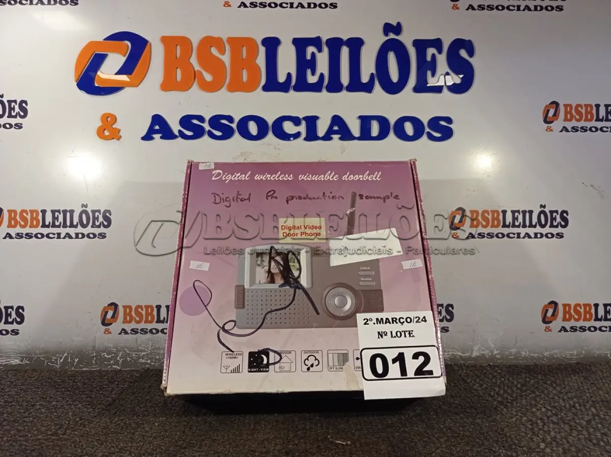 LOTE 012 - 01 DIGITAL VÍDEO PORTEIRO. (NO ESTADO) ATENÇÃO! FAZER A VISITAÇÃO ANTES DE ARREMATAR, NÃO SABEMOS SE FUNCIONA. LEILÃO NÃO TEM GARANTIA E NEM DEVOLUÇÃO, SUJEITO A POSSÍVEIS AVARIAS VISÍVEIS/OCULTAS E/OU AUSÊNCIA DE COMPONENTES.