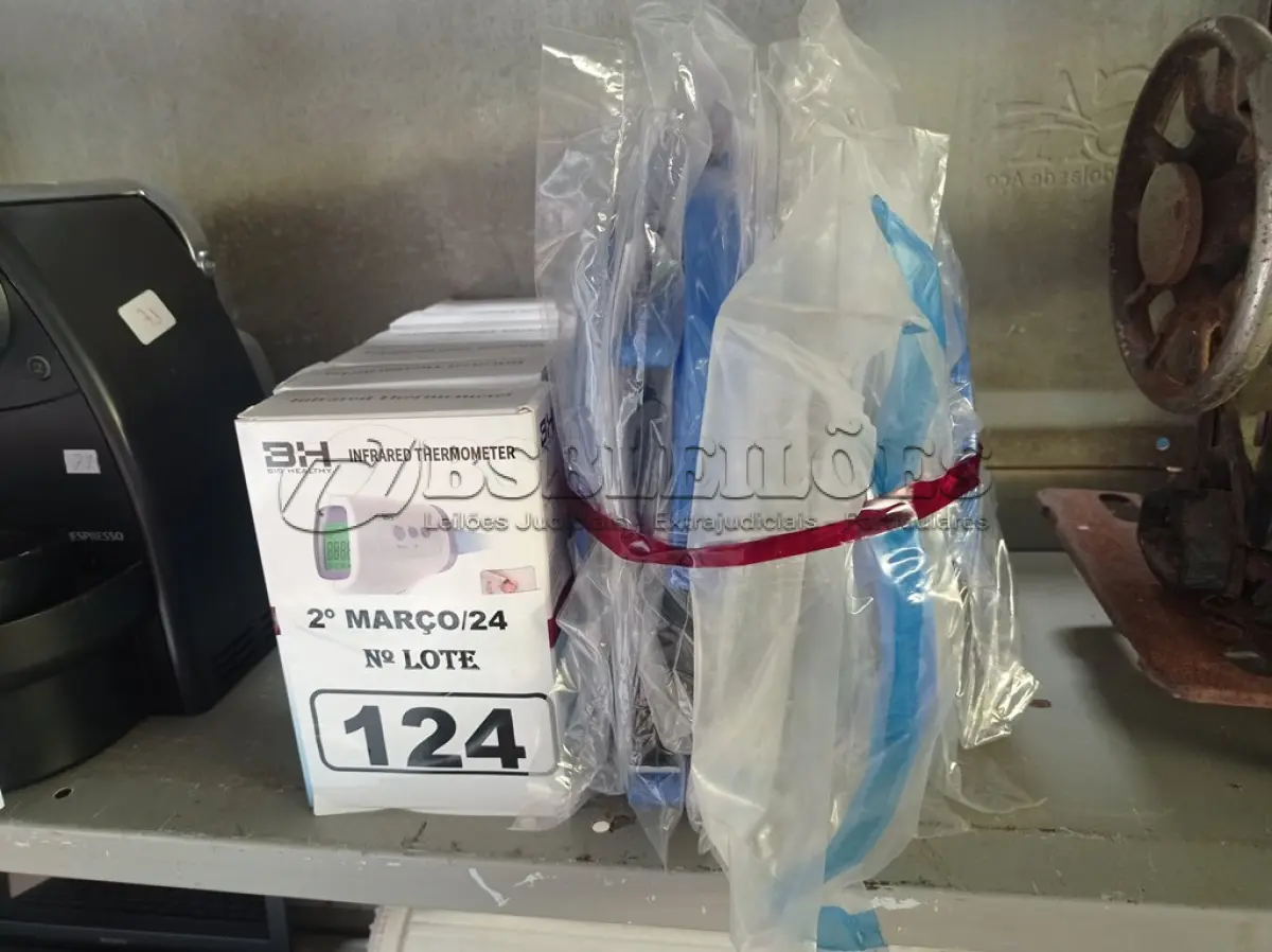 LOTE 124 - 10 MÁSCARAS DE PROTEÇÃO E 05 TERMÔMETROS DIGITAIS. (NO ESTADO) ATENÇÃO! FAZER A VISITAÇÃO ANTES DE ARREMATAR, NÃO SABEMOS SE FUNCIONA. LEILÃO NÃO TEM GARANTIA E NEM DEVOLUÇÃO, SUJEITO A POSSÍVEIS AVARIAS VISÍVEIS/OCULTAS E/OU AUSÊNCIA DE COMPONENTES.