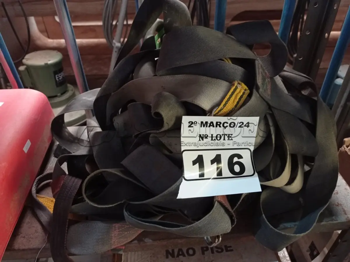 LOTE 116 - 05 CINTOS DE SEGURANÇA NO TRABALHO. (NO ESTADO) ATENÇÃO! FAZER A VISITAÇÃO ANTES DE ARREMATAR, NÃO SABEMOS SE FUNCIONA. LEILÃO NÃO TEM GARANTIA E NEM DEVOLUÇÃO, SUJEITO A POSSÍVEIS AVARIAS VISÍVEIS/OCULTAS E/OU AUSÊNCIA DE COMPONENTES.