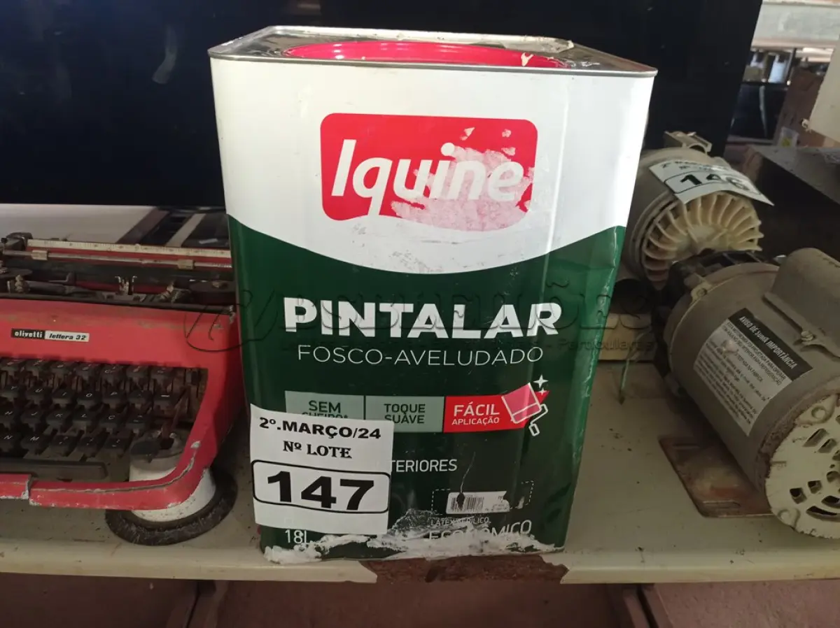 LOTE 147 - 01 LATA DE TINTA IQUINE PINTALAR FOSCO AVELUDADO 18L NA COR PALHA. (NO ESTADO) ATENÇÃO! FAZER A VISITAÇÃO ANTES DE ARREMATAR, NÃO SABEMOS SE FUNCIONA. LEILÃO NÃO TEM GARANTIA E NEM DEVOLUÇÃO, SUJEITO A POSSÍVEIS AVARIAS VISÍVEIS/OCULTAS E/OU AUSÊNCIA DE COMPONENTES.