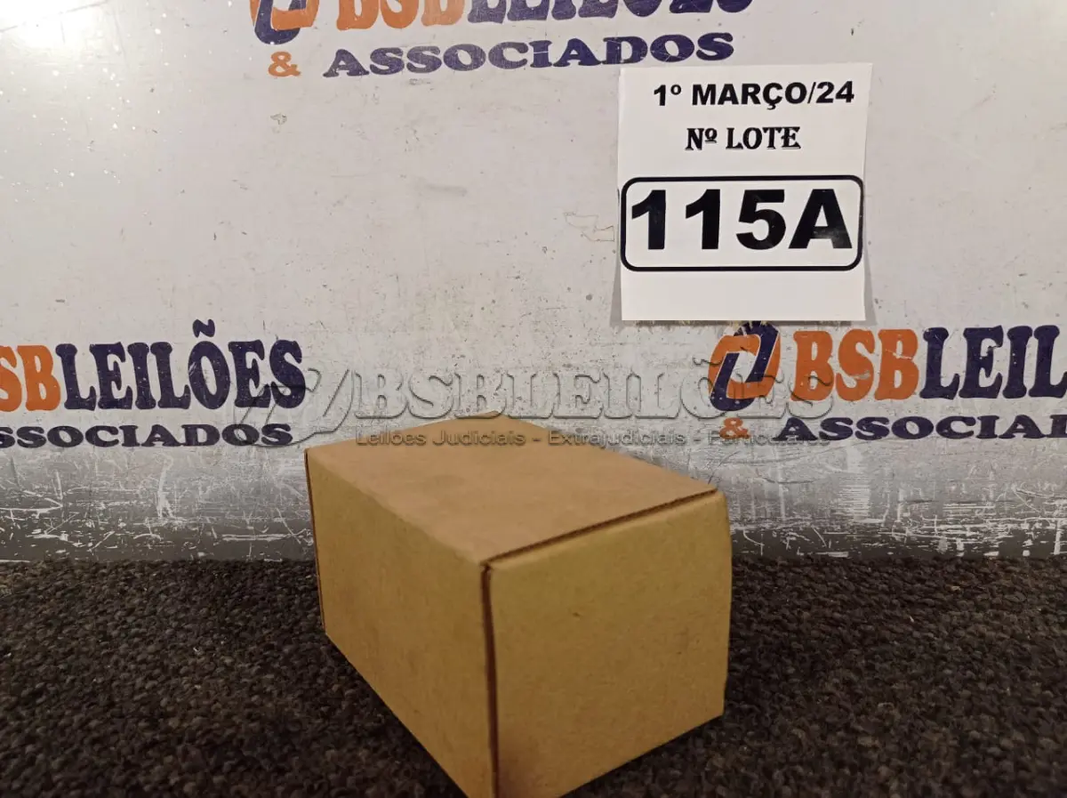 LOTE 115 - 01 BATERIA 20V DE 5AH MARCA DEWALT. (NOVO) (NO ESTADO) ATENÇÃO! FAZER A VISITAÇÃO ANTES DE ARREMATAR, NÃO SABEMOS SE FUNCIONA. LEILÃO NÃO TEM GARANTIA E NEM DEVOLUÇÃO, SUJEITO A POSSÍVEIS AVARIAS VISÍVEIS/OCULTAS E/OU AUSÊNCIA DE COMPONENTES.
