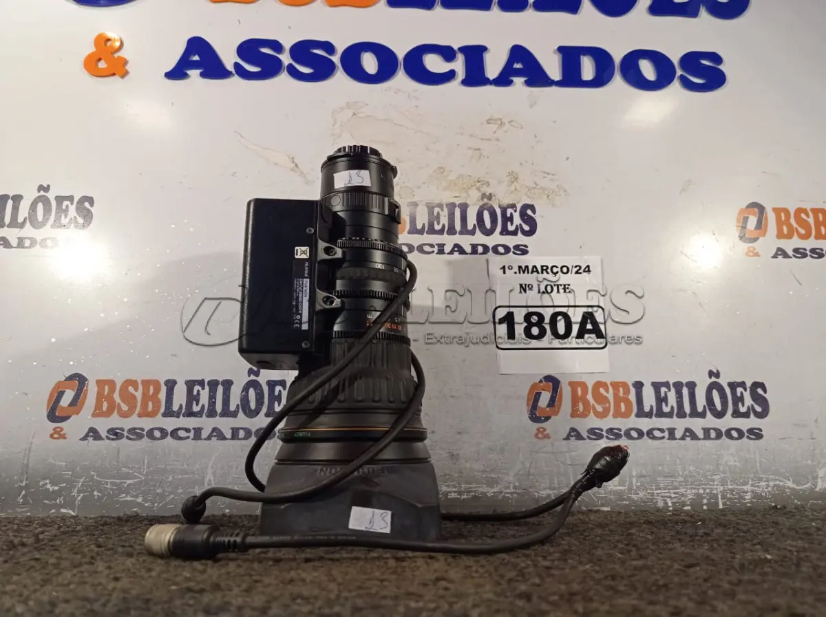 LOTE 180 - 01 LENTE PARA CÂMERA PROFISSIONAL, MODELO ZA17X7.6BMD-DSDB MARCA FUJIFILM(NOVO) (NO ESTADO) ATENÇÃO! FAZER A VISITAÇÃO ANTES DE ARREMATAR, NÃO SABEMOS SE FUNCIONA. LEILÃO NÃO TEM GARANTIA E NEM DEVOLUÇÃO, SUJEITO A POSSÍVEIS AVARIAS VISÍVEIS/OCULTAS E/OU AUSÊNCIA DE COMPONENTES.
