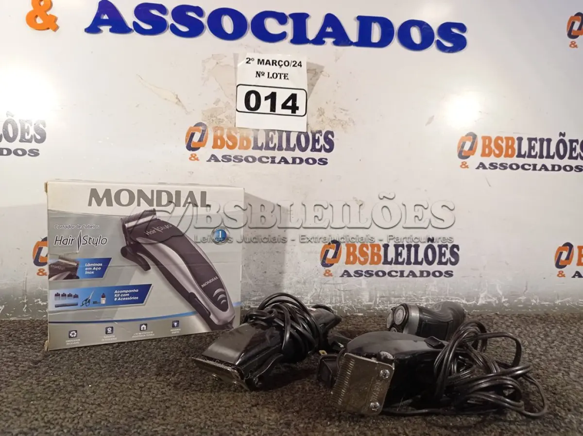 LOTE 014 - 01 BARBEADOR E 03 MÁQUINAS DE CORTAR CABELO MARCAS E MODELOS DIVERSOS. (NO ESTADO) ATENÇÃO! FAZER A VISITAÇÃO ANTES DE ARREMATAR, NÃO SABEMOS SE FUNCIONA. LEILÃO NÃO TEM GARANTIA E NEM DEVOLUÇÃO, SUJEITO A POSSÍVEIS AVARIAS VISÍVEIS/OCULTAS E/OU AUSÊNCIA DE COMPONENTES.