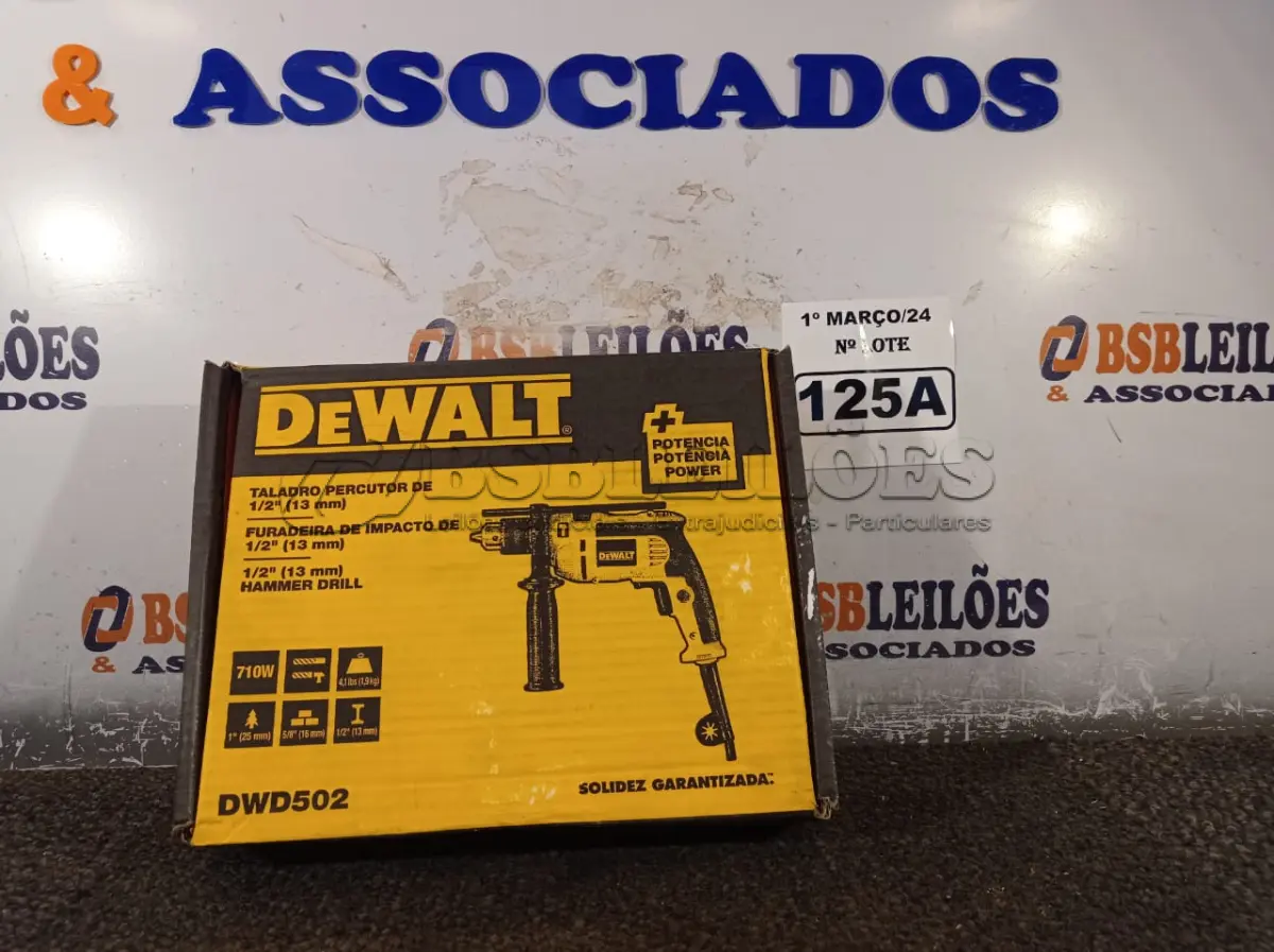 LOTE 125 - 01 FURADEIRA DE IMPACTO 710W DE ½”(13MM) MODELO DWD502 MARCA DEWALT. (NOVO) (NO ESTADO) ATENÇÃO! FAZER A VISITAÇÃO ANTES DE ARREMATAR, NÃO SABEMOS SE FUNCIONA. LEILÃO NÃO TEM GARANTIA E NEM DEVOLUÇÃO, SUJEITO A POSSÍVEIS AVARIAS VISÍVEIS/OCULTAS E/OU AUSÊNCIA DE COMPONENTES.