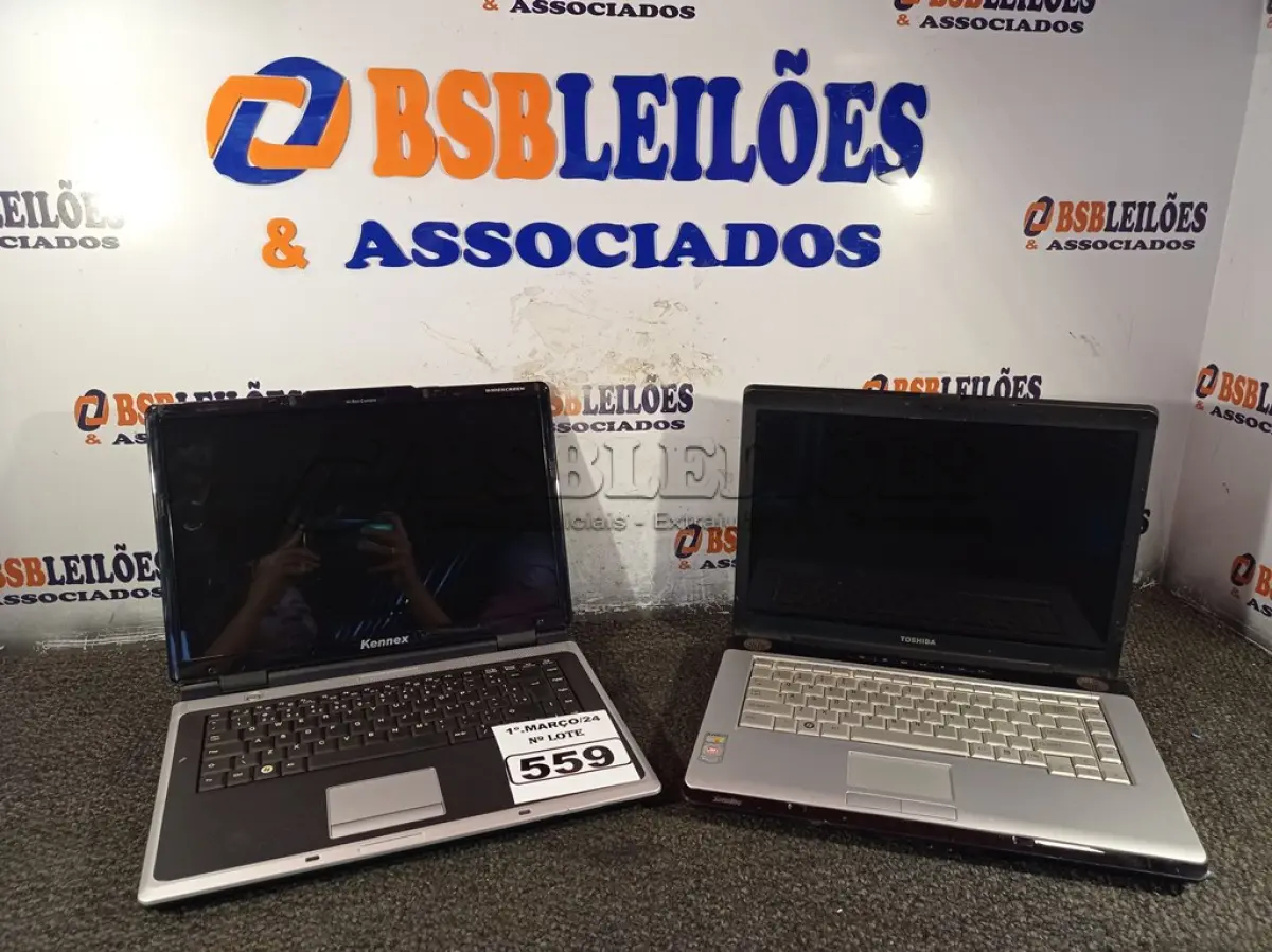 LOTE 559 - 02 NOTEBOOKS. (NO ESTADO) ATENÇÃO! FAZER A VISITAÇÃO ANTES DE ARREMATAR, NÃO SABEMOS SE FUNCIONA. LEILÃO NÃO TEM GARANTIA E NEM DEVOLUÇÃO, SUJEITO A POSSÍVEIS AVARIAS VISÍVEIS/OCULTAS E/OU AUSÊNCIA DE COMPONENTES.