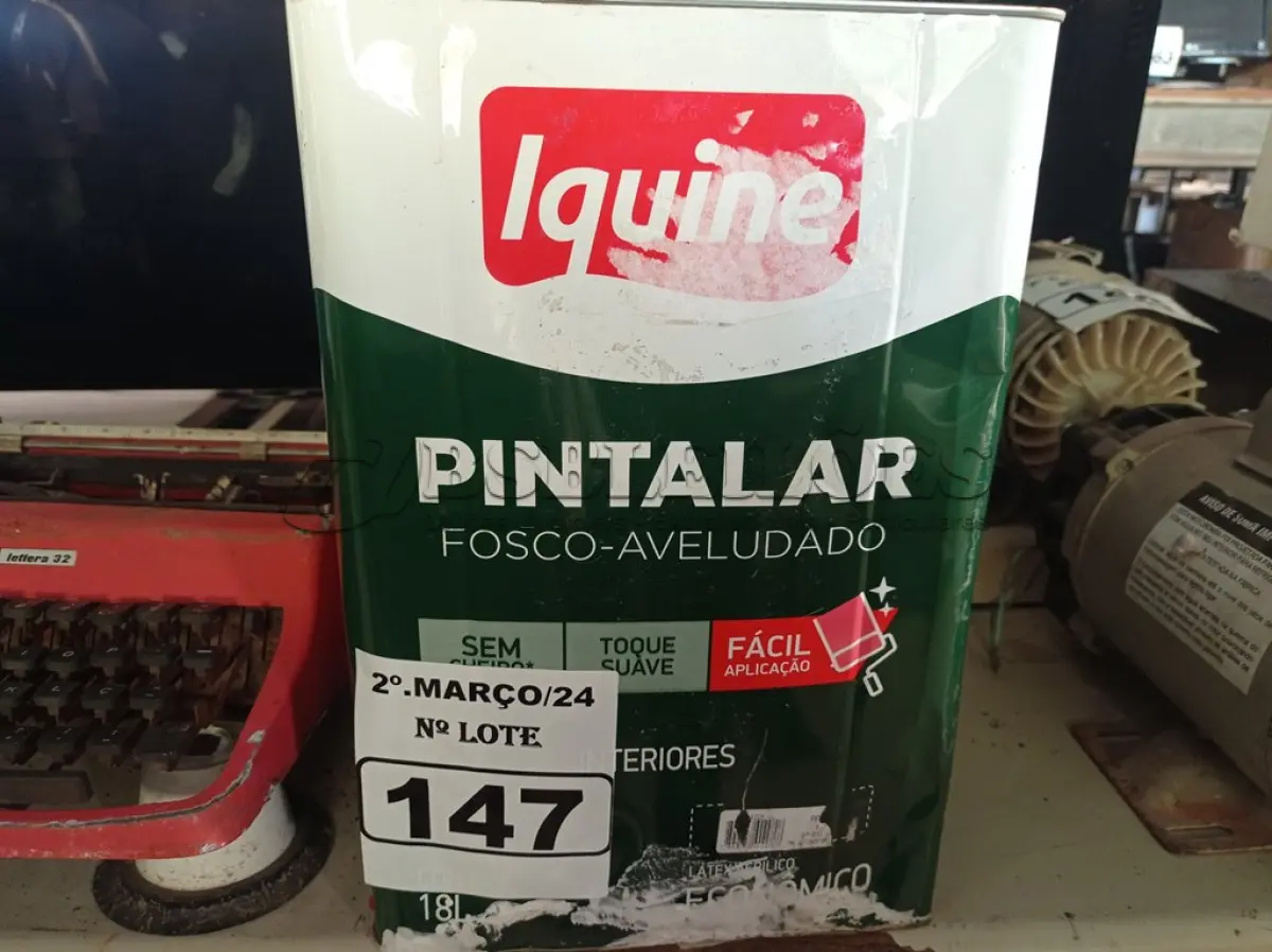 LOTE 147 - 01 LATA DE TINTA IQUINE PINTALAR FOSCO AVELUDADO 18L NA COR PALHA. (NO ESTADO) ATENÇÃO! FAZER A VISITAÇÃO ANTES DE ARREMATAR, NÃO SABEMOS SE FUNCIONA. LEILÃO NÃO TEM GARANTIA E NEM DEVOLUÇÃO, SUJEITO A POSSÍVEIS AVARIAS VISÍVEIS/OCULTAS E/OU AUSÊNCIA DE COMPONENTES.