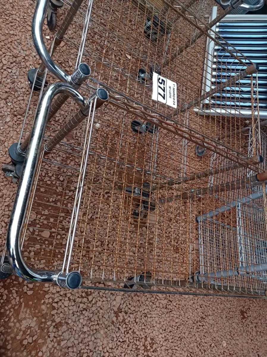 LOTE 577 - 02 CARRINHOS PARA TRANSPORTE DE ALIMENTOS. (NO ESTADO) ATENÇÃO! FAZER A VISITAÇÃO ANTES DE ARREMATAR, NÃO SABEMOS SE FUNCIONA. LEILÃO NÃO TEM GARANTIA E NEM DEVOLUÇÃO, SUJEITO A POSSÍVEIS AVARIAS VISÍVEIS/OCULTAS E/OU AUSÊNCIA DE COMPONENTES.