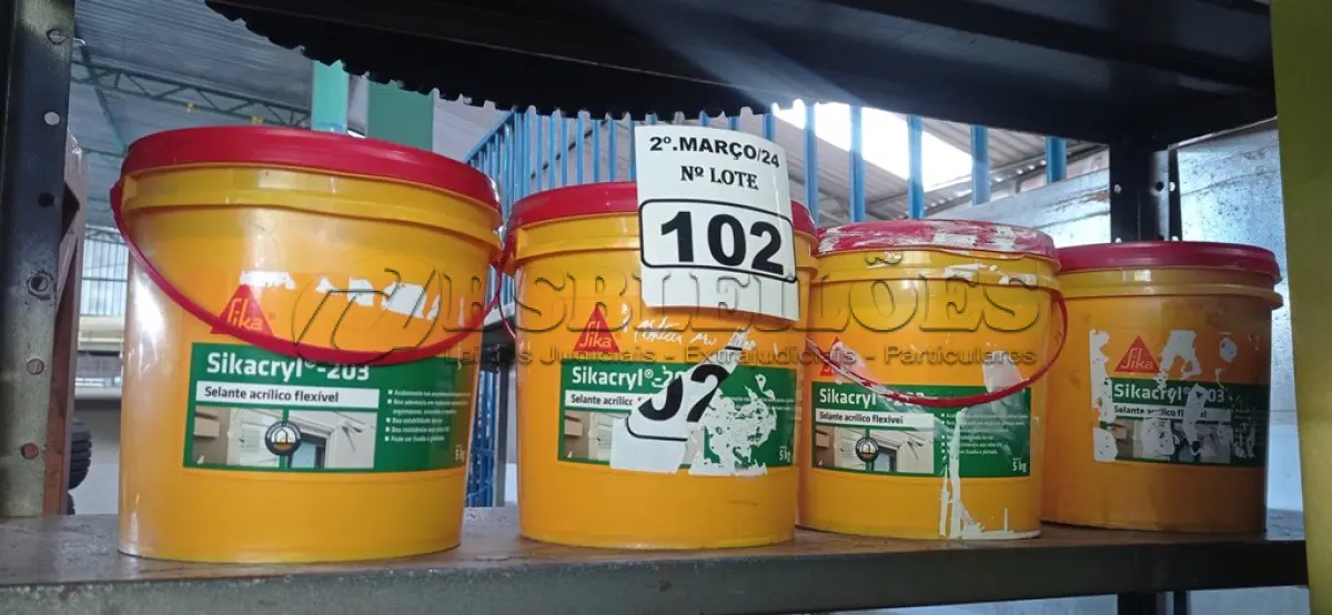 LOTE 102 - 04 BALDES DE SIKACRYL 203, SELANTE ACRÍLICO FLEXÍVEL 5KG. (NO ESTADO) ATENÇÃO! FAZER A VISITAÇÃO ANTES DE ARREMATAR, NÃO SABEMOS SE FUNCIONA. LEILÃO NÃO TEM GARANTIA E NEM DEVOLUÇÃO, SUJEITO A POSSÍVEIS AVARIAS VISÍVEIS/OCULTAS E/OU AUSÊNCIA DE COMPONENTES.