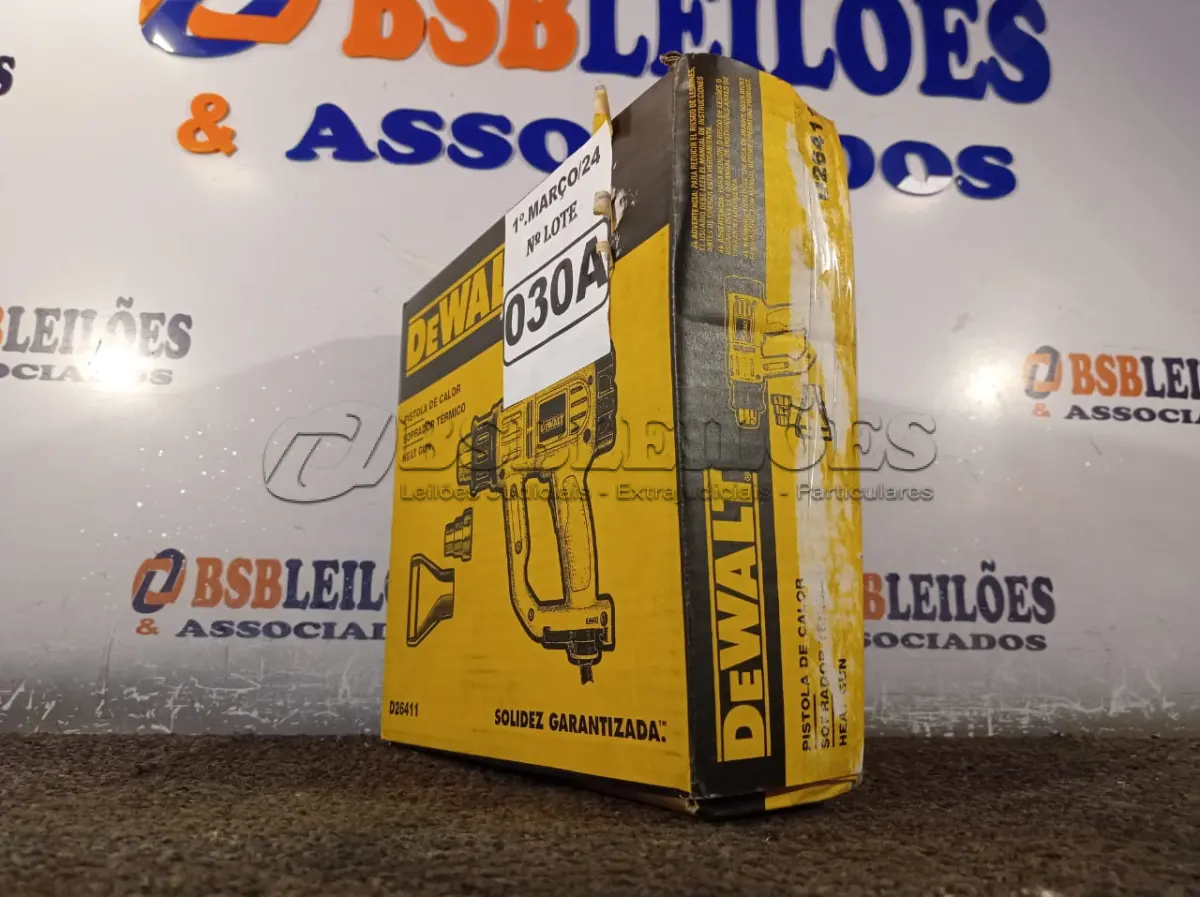 LOTE 030 - 01 PISTOLA DE CALOR SOPRADOR TÉRMICO 220V MARCA DEWALT. (NOVO) (NO ESTADO) ATENÇÃO! FAZER A VISITAÇÃO ANTES DE ARREMATAR, NÃO SABEMOS SE FUNCIONA. LEILÃO NÃO TEM GARANTIA E NEM DEVOLUÇÃO, SUJEITO A POSSÍVEIS AVARIAS VISÍVEIS/OCULTAS E/OU AUSÊNCIA DE COMPONENTES.
