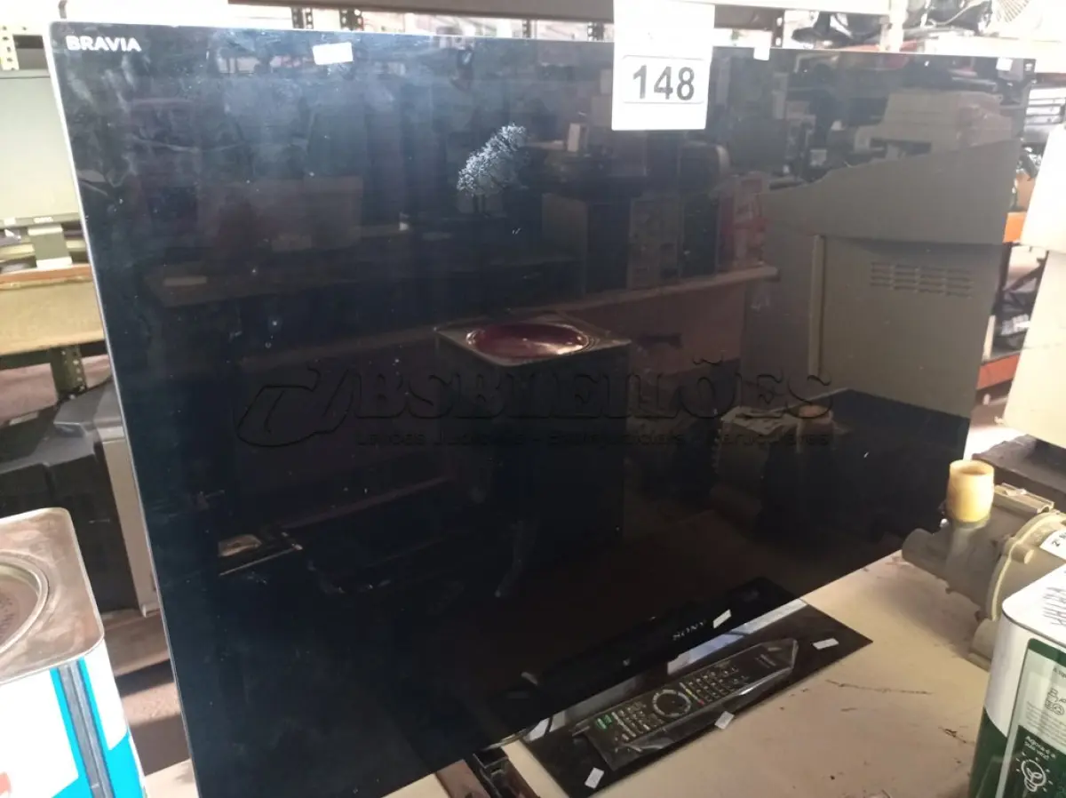 LOTE 148 - 01 TV SONY 46” POL PARA RETIRADA DE PEÇAS. (NO ESTADO) ATENÇÃO! FAZER A VISITAÇÃO ANTES DE ARREMATAR, NÃO SABEMOS SE FUNCIONA. LEILÃO NÃO TEM GARANTIA E NEM DEVOLUÇÃO, SUJEITO A POSSÍVEIS AVARIAS VISÍVEIS/OCULTAS E/OU AUSÊNCIA DE COMPONENTES.