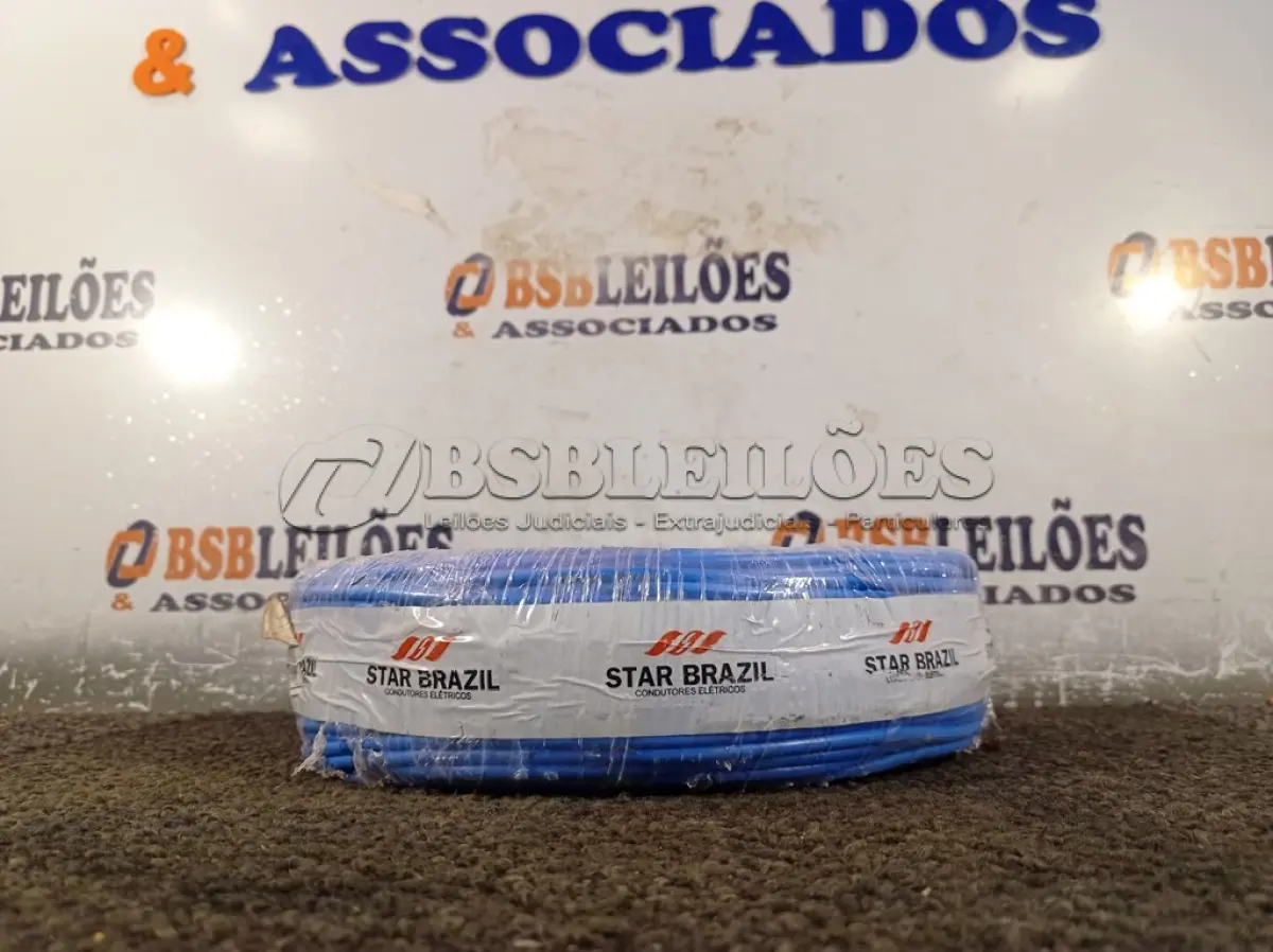 LOTE 160 - 01 ROLO DE CABO FLEXÍVEL 100M 1X4MM NA COR AZUL(NOVO). (NO ESTADO) ATENÇÃO! FAZER A VISITAÇÃO ANTES DE ARREMATAR, NÃO SABEMOS SE FUNCIONA. LEILÃO NÃO TEM GARANTIA E NEM DEVOLUÇÃO, SUJEITO A POSSÍVEIS AVARIAS VISÍVEIS/OCULTAS E/OU AUSÊNCIA DE COMPONENTES.