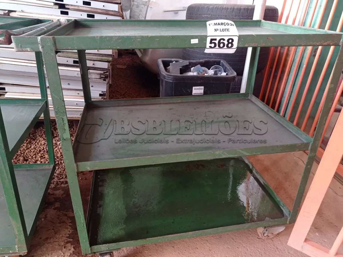 LOTE 568 - 01 CARRINHO DE FERRO COM RODINHAS E 03 BANDEJAS. (NO ESTADO) ATENÇÃO! FAZER A VISITAÇÃO ANTES DE ARREMATAR, NÃO SABEMOS SE FUNCIONA. LEILÃO NÃO TEM GARANTIA E NEM DEVOLUÇÃO, SUJEITO A POSSÍVEIS AVARIAS VISÍVEIS/OCULTAS E/OU AUSÊNCIA DE COMPONENTES.