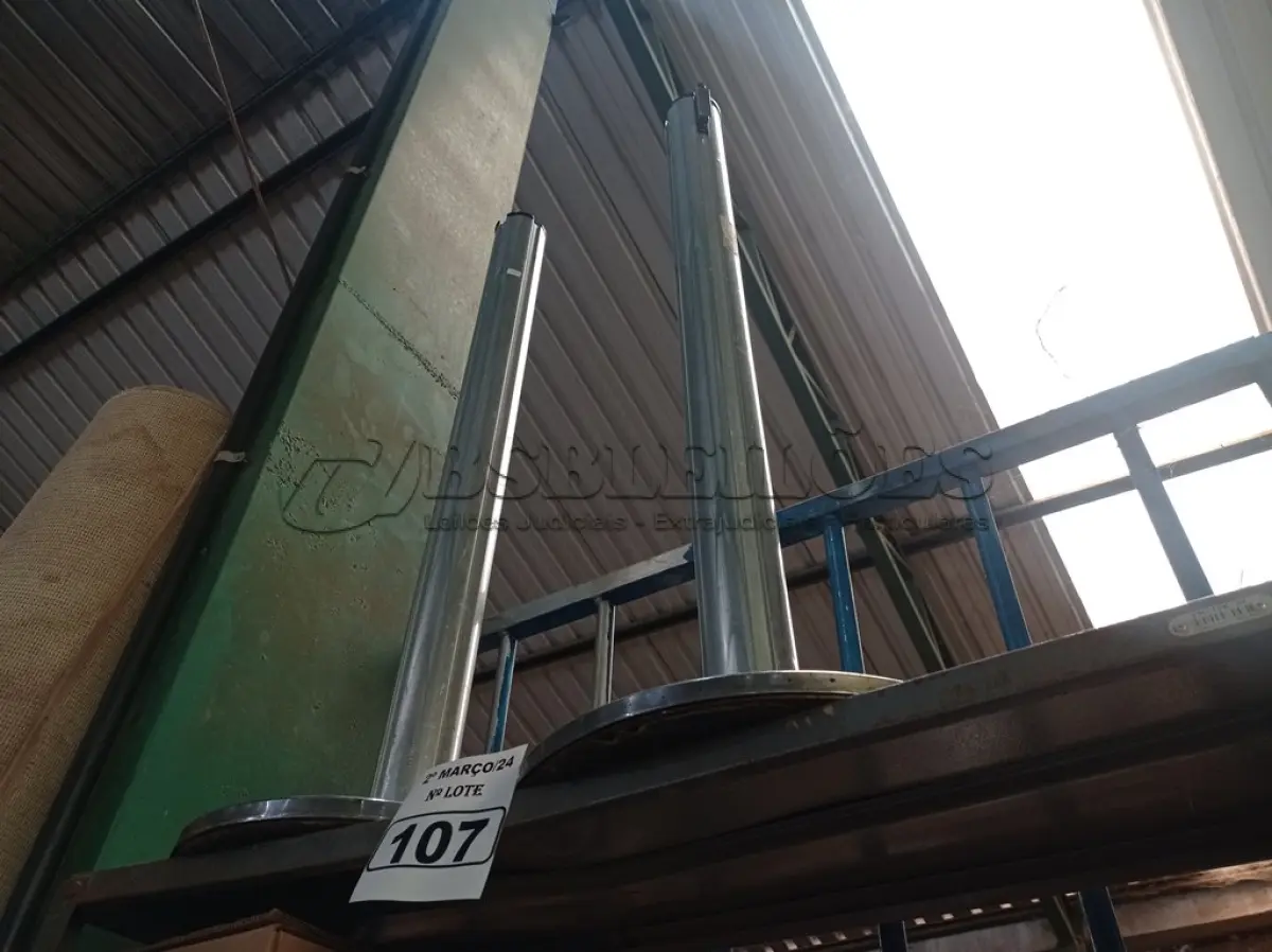 LOTE 107 - 02 SEPARADORES DE FILA. (NO ESTADO) ATENÇÃO! FAZER A VISITAÇÃO ANTES DE ARREMATAR, NÃO SABEMOS SE FUNCIONA. LEILÃO NÃO TEM GARANTIA E NEM DEVOLUÇÃO, SUJEITO A POSSÍVEIS AVARIAS VISÍVEIS/OCULTAS E/OU AUSÊNCIA DE COMPONENTES.