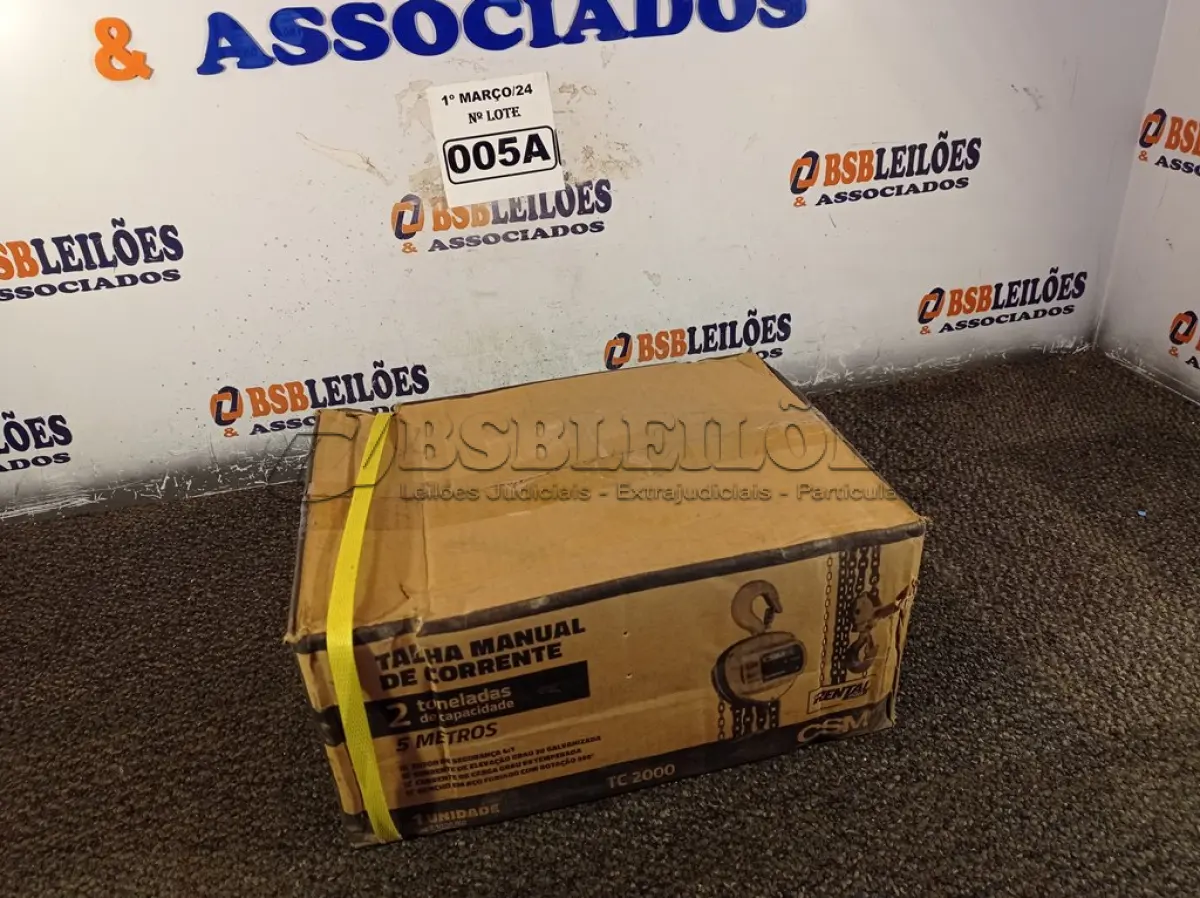 LOTE 005 - 01 TALHA MANUAL DE CORRENTE 2 TONELADAS DE CAPACIDADE 5 METROS DE ELEVAÇÃO CSM. (NOVO) (NO ESTADO) ATENÇÃO! FAZER A VISITAÇÃO ANTES DE ARREMATAR, NÃO SABEMOS SE FUNCIONA. LEILÃO NÃO TEM GARANTIA E NEM DEVOLUÇÃO, SUJEITO A POSSÍVEIS AVARIAS VISÍVEIS/OCULTAS E/OU AUSÊNCIA DE COMPONENTES