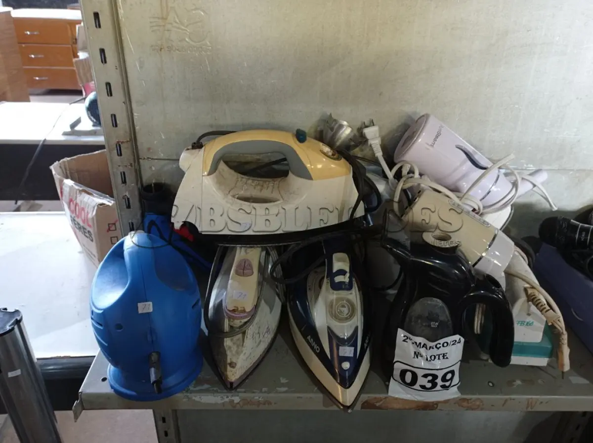 LOTE 039 - 01 LOTE COM UTENSÍLIOS DIVERSOS. (NO ESTADO) ATENÇÃO! FAZER A VISITAÇÃO ANTES DE ARREMATAR, NÃO SABEMOS SE FUNCIONA. LEILÃO NÃO TEM GARANTIA E NEM DEVOLUÇÃO, SUJEITO A POSSÍVEIS AVARIAS VISÍVEIS/OCULTAS E/OU AUSÊNCIA DE COMPONENTES.