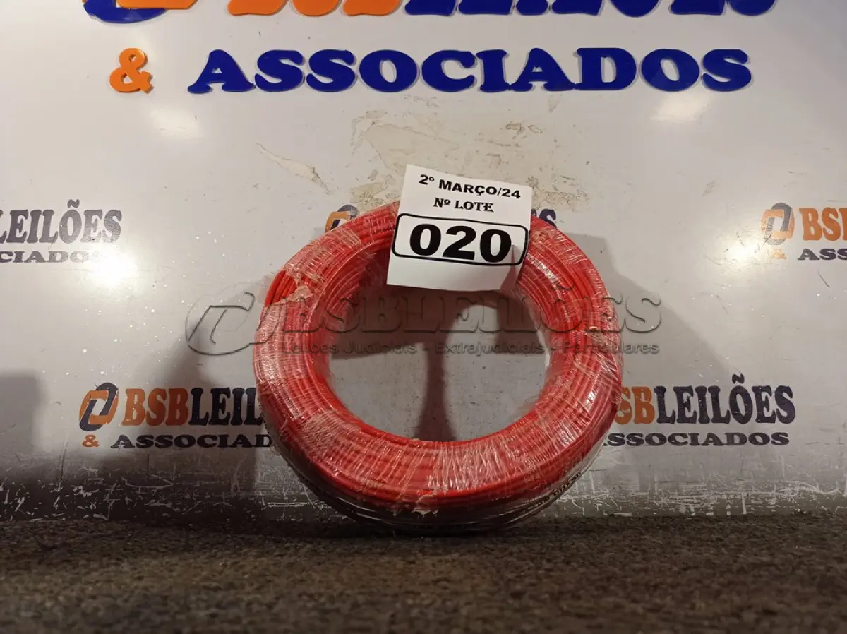 LOTE 020 - 01 ROLO DE CABO FLEXÍVEL 100M 1X4MM NA COR VERMELHA(NOVO). (NO ESTADO) ATENÇÃO! FAZER A VISITAÇÃO ANTES DE ARREMATAR, NÃO SABEMOS SE FUNCIONA. LEILÃO NÃO TEM GARANTIA E NEM DEVOLUÇÃO, SUJEITO A POSSÍVEIS AVARIAS VISÍVEIS/OCULTAS E/OU AUSÊNCIA DE COMPONENTES.