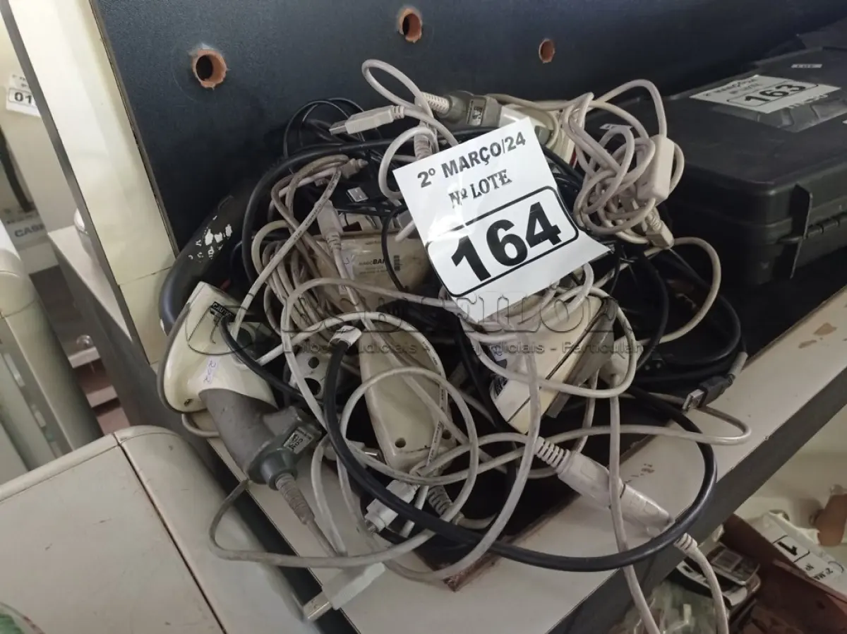 LOTE 164 - 01 LOTE COM VÁRIOS LEITORES DE CÓDIGO DE BARRAS MARCAS E MODELOS DIVERSOS. (NO ESTADO) ATENÇÃO! FAZER A VISITAÇÃO ANTES DE ARREMATAR, NÃO SABEMOS SE FUNCIONA. LEILÃO NÃO TEM GARANTIA E NEM DEVOLUÇÃO, SUJEITO A POSSÍVEIS AVARIAS VISÍVEIS/OCULTAS E/OU AUSÊNCIA DE COMPONENTES.