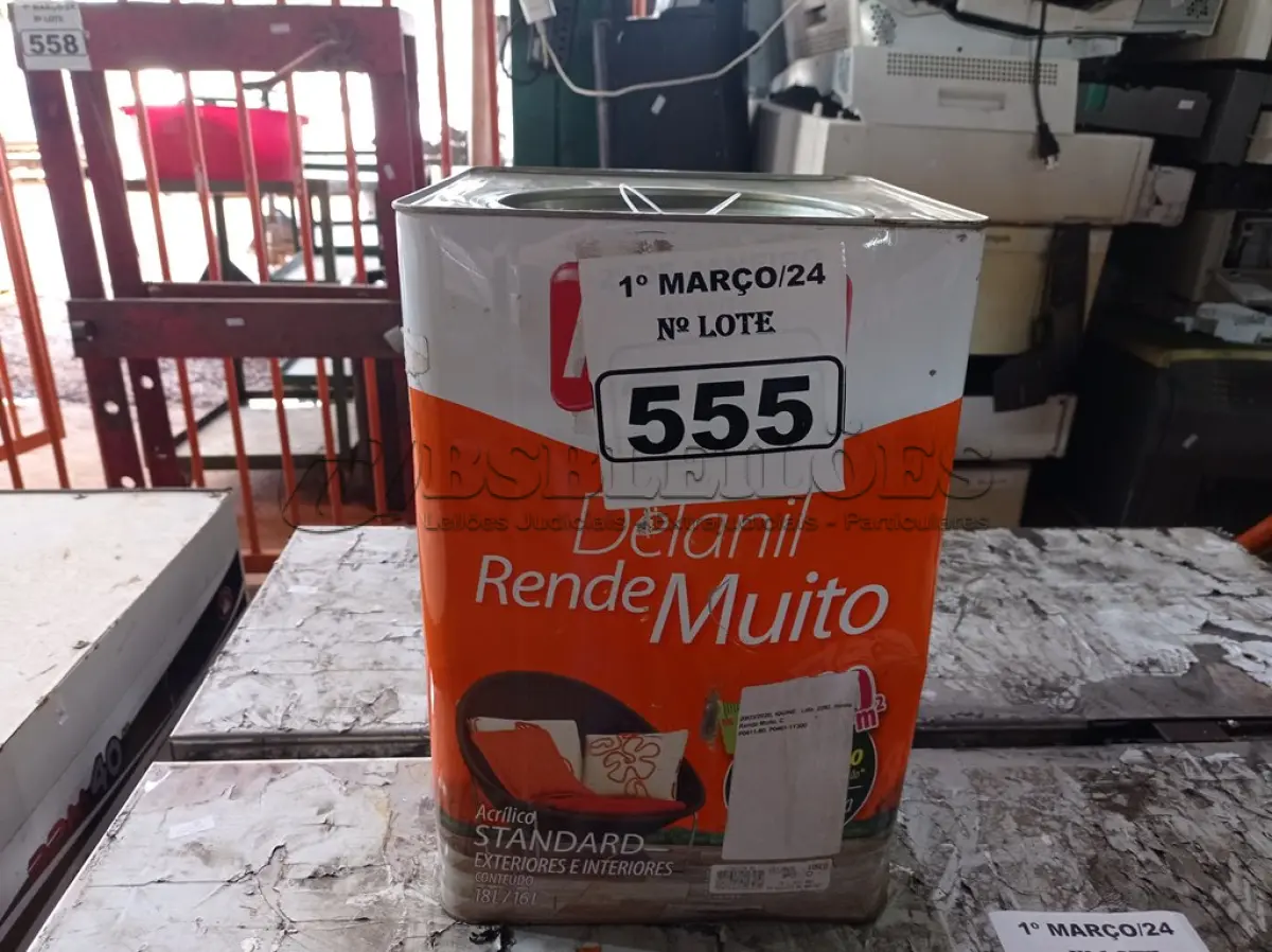 LOTE 555 - 01 LATA DE TINTA IQUINE PINTALAR FOSCO 16/18L BASE C. (NO ESTADO) ATENÇÃO! FAZER A VISITAÇÃO ANTES DE ARREMATAR, NÃO SABEMOS SE FUNCIONA. LEILÃO NÃO TEM GARANTIA E NEM DEVOLUÇÃO, SUJEITO A POSSÍVEIS AVARIAS VISÍVEIS/OCULTAS E/OU AUSÊNCIA DE COMPONENTES.