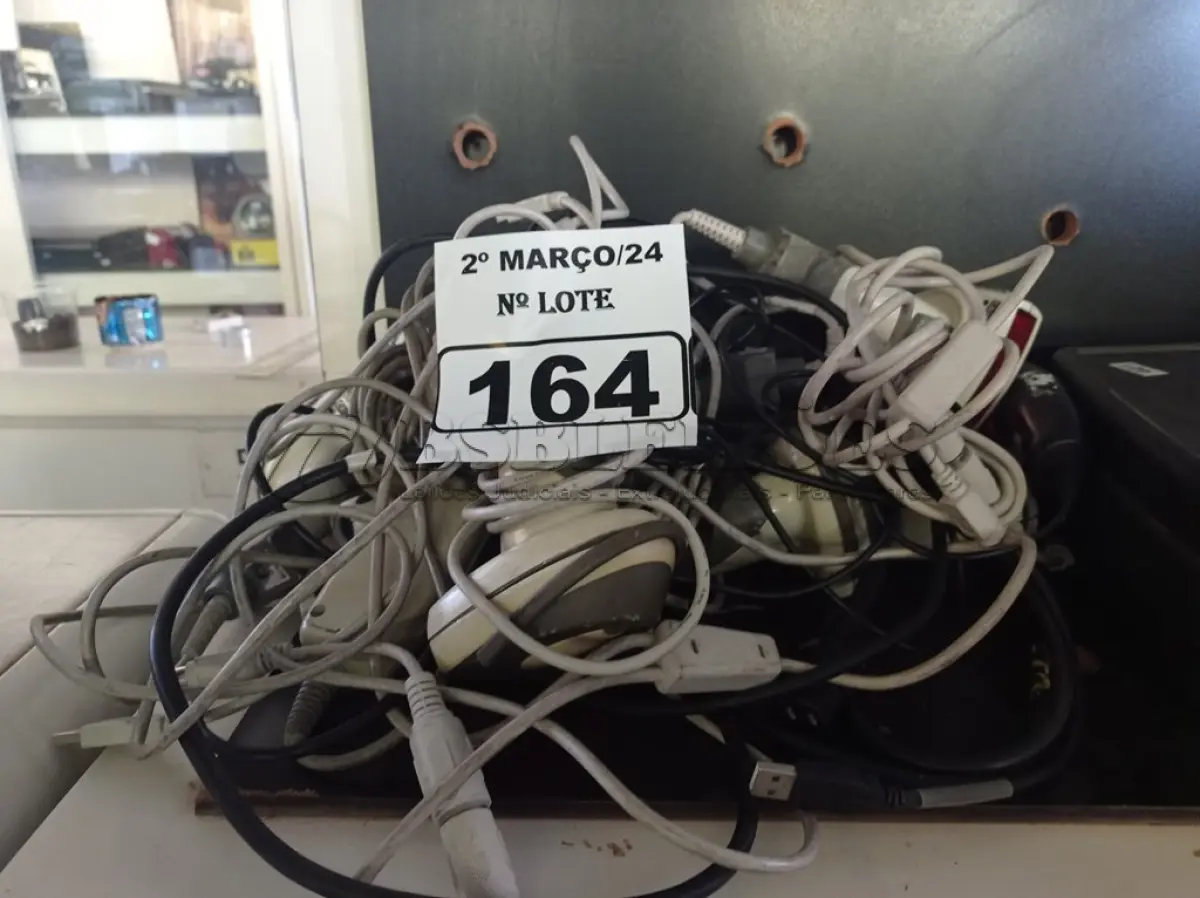 LOTE 164 - 01 LOTE COM VÁRIOS LEITORES DE CÓDIGO DE BARRAS MARCAS E MODELOS DIVERSOS. (NO ESTADO) ATENÇÃO! FAZER A VISITAÇÃO ANTES DE ARREMATAR, NÃO SABEMOS SE FUNCIONA. LEILÃO NÃO TEM GARANTIA E NEM DEVOLUÇÃO, SUJEITO A POSSÍVEIS AVARIAS VISÍVEIS/OCULTAS E/OU AUSÊNCIA DE COMPONENTES.