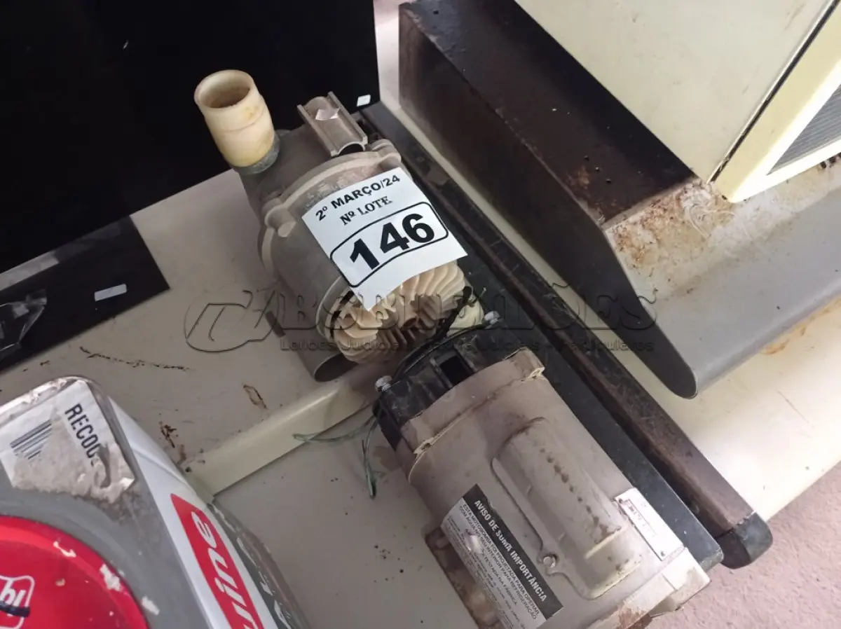 LOTE 146 - 02 MOTOBOMBAS PARA BANHEIRA DE HIDROMASSAGEM. (NO ESTADO) ATENÇÃO! FAZER A VISITAÇÃO ANTES DE ARREMATAR, NÃO SABEMOS SE FUNCIONA. LEILÃO NÃO TEM GARANTIA E NEM DEVOLUÇÃO, SUJEITO A POSSÍVEIS AVARIAS VISÍVEIS/OCULTAS E/OU AUSÊNCIA DE COMPONENTES.