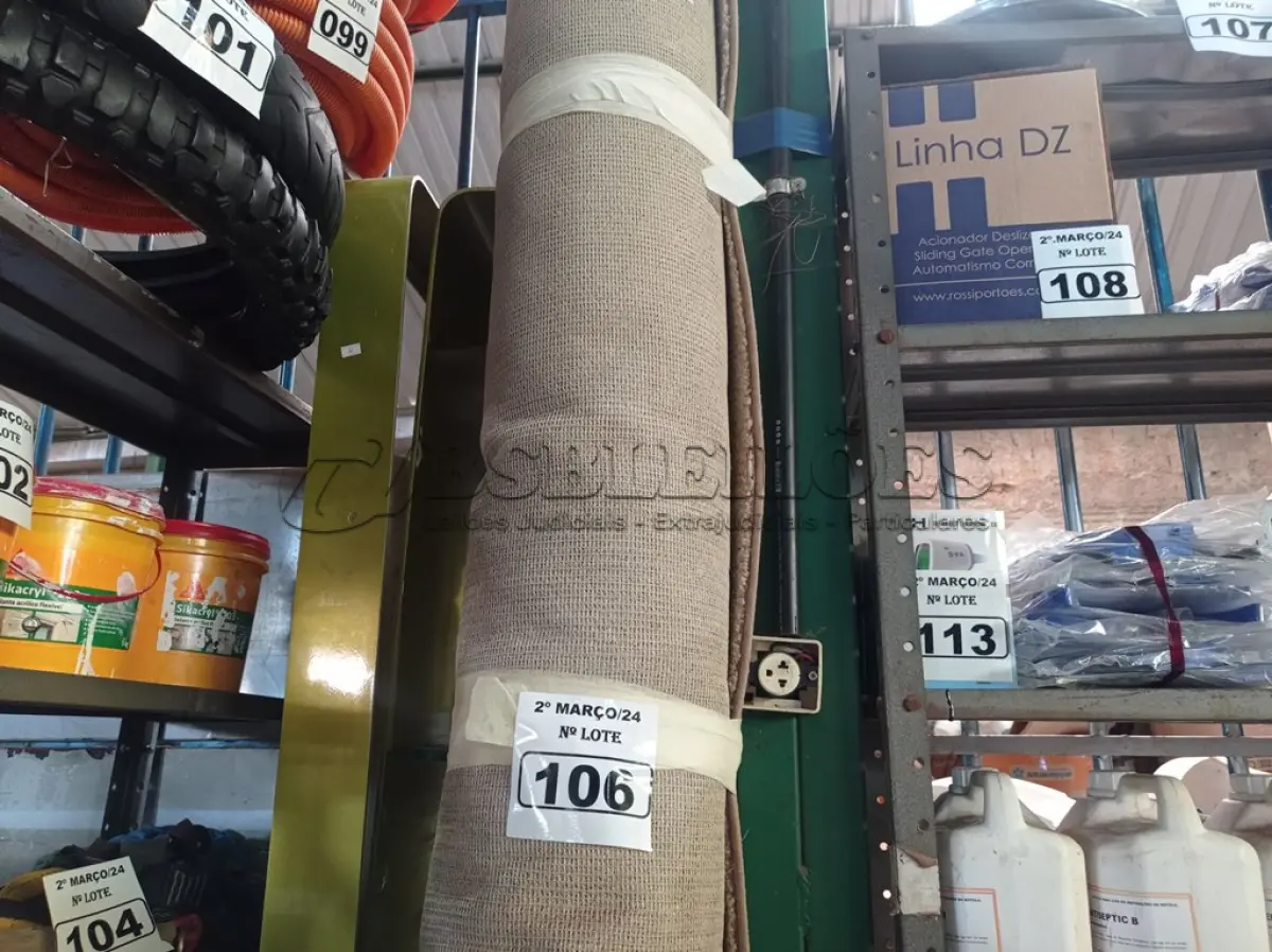 LOTE 106 - 01 TAPETE. (NO ESTADO) ATENÇÃO! FAZER A VISITAÇÃO ANTES DE ARREMATAR, NÃO SABEMOS SE FUNCIONA. LEILÃO NÃO TEM GARANTIA E NEM DEVOLUÇÃO, SUJEITO A POSSÍVEIS AVARIAS VISÍVEIS/OCULTAS E/OU AUSÊNCIA DE COMPONENTES.
