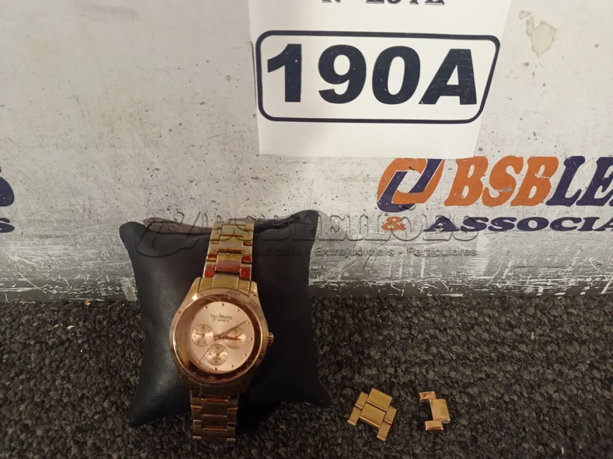 LOTE 190 - 01 RELÓGIO TECNOS FEMININO  NA COR  ROSE. FUNCIONANDO (TROCAR BATERIA). (NO ESTADO) ATENÇÃO! FAZER A VISITAÇÃO ANTES DE ARREMATAR, NÃO SABEMOS SE FUNCIONA. LEILÃO NÃO TEM GARANTIA E NEM DEVOLUÇÃO, SUJEITO A POSSÍVEIS AVARIAS VISÍVEIS/OCULTAS E/OU AUSÊNCIA DE COMPONENTES.