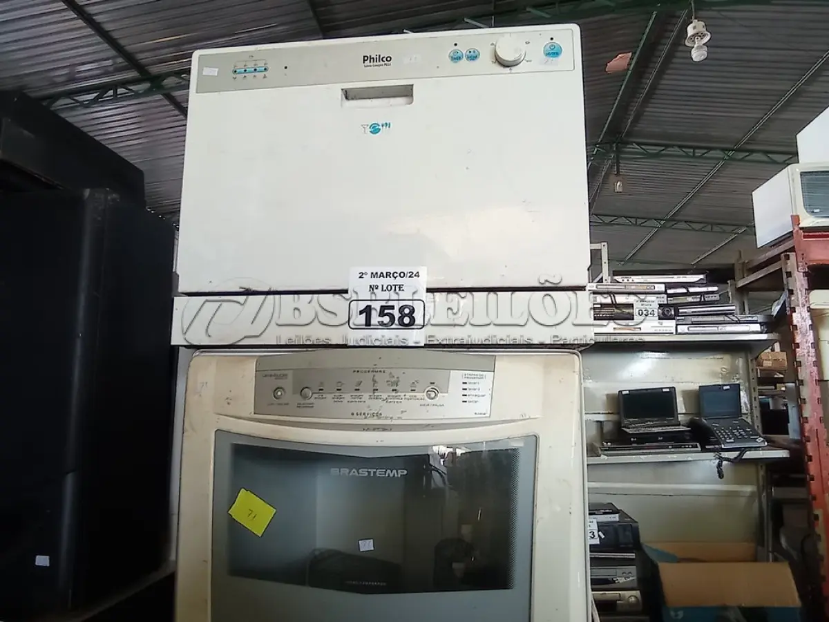 LOTE 158 - 02 LAVA-LOUÇAS MARCAS E MODELOS DIVERSOS. (NO ESTADO) ATENÇÃO! FAZER A VISITAÇÃO ANTES DE ARREMATAR, NÃO SABEMOS SE FUNCIONA. LEILÃO NÃO TEM GARANTIA E NEM DEVOLUÇÃO, SUJEITO A POSSÍVEIS AVARIAS VISÍVEIS/OCULTAS E/OU AUSÊNCIA DE COMPONENTES.