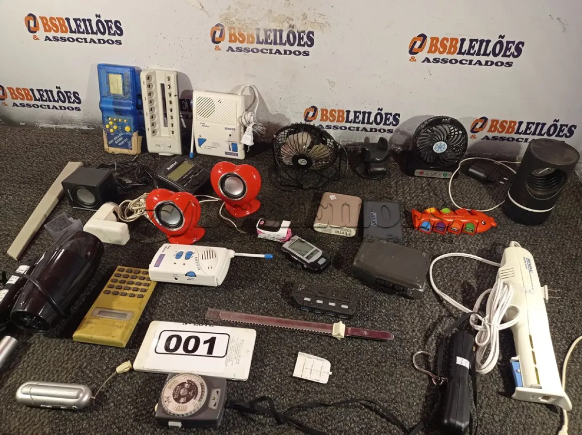 LOTE 001 - 01 LOTE COM ELETRÔNICOS DIVERSOS. (NO ESTADO) ATENÇÃO! FAZER A VISITAÇÃO ANTES DE ARREMATAR, NÃO SABEMOS SE FUNCIONA. LEILÃO NÃO TEM GARANTIA E NEM DEVOLUÇÃO, SUJEITO A POSSÍVEIS AVARIAS VISÍVEIS/OCULTAS E/OU AUSÊNCIA DE COMPONENTES.