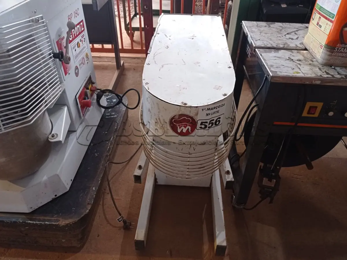 LOTE 556 - 01 BATEDEIRA PLANETÁRIA INDUSTRIAL INCOMPLETA. (NO ESTADO) ATENÇÃO! FAZER A VISITAÇÃO ANTES DE ARREMATAR, NÃO SABEMOS SE FUNCIONA. LEILÃO NÃO TEM GARANTIA E NEM DEVOLUÇÃO, SUJEITO A POSSÍVEIS AVARIAS VISÍVEIS/OCULTAS E/OU AUSÊNCIA DE COMPONENTES.