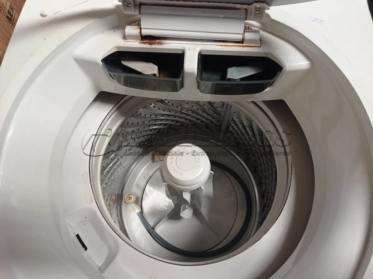 LOTE 132 - 01 LAVADORA DE ROUPAS MARCA BRASTEMP 11KG 220V. (NO ESTADO) ATENÇÃO! FAZER A VISITAÇÃO ANTES DE ARREMATAR, NÃO SABEMOS SE FUNCIONA. LEILÃO NÃO TEM GARANTIA E NEM DEVOLUÇÃO, SUJEITO A POSSÍVEIS AVARIAS VISÍVEIS/OCULTAS E/OU AUSÊNCIA DE COMPONENTES.