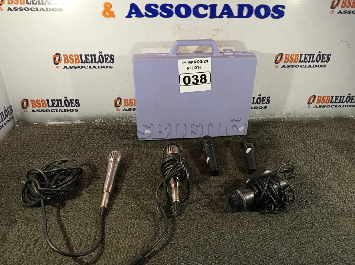 LOTE 038 - 01 APARELHO BIO SLIM E VÁRIOS MICROFONES MARCAS E MODELOS DIVERSOS. (NO ESTADO) ATENÇÃO! FAZER A VISITAÇÃO ANTES DE ARREMATAR, NÃO SABEMOS SE FUNCIONA. LEILÃO NÃO TEM GARANTIA E NEM DEVOLUÇÃO, SUJEITO A POSSÍVEIS AVARIAS VISÍVEIS/OCULTAS E/OU AUSÊNCIA DE COMPONENTES.