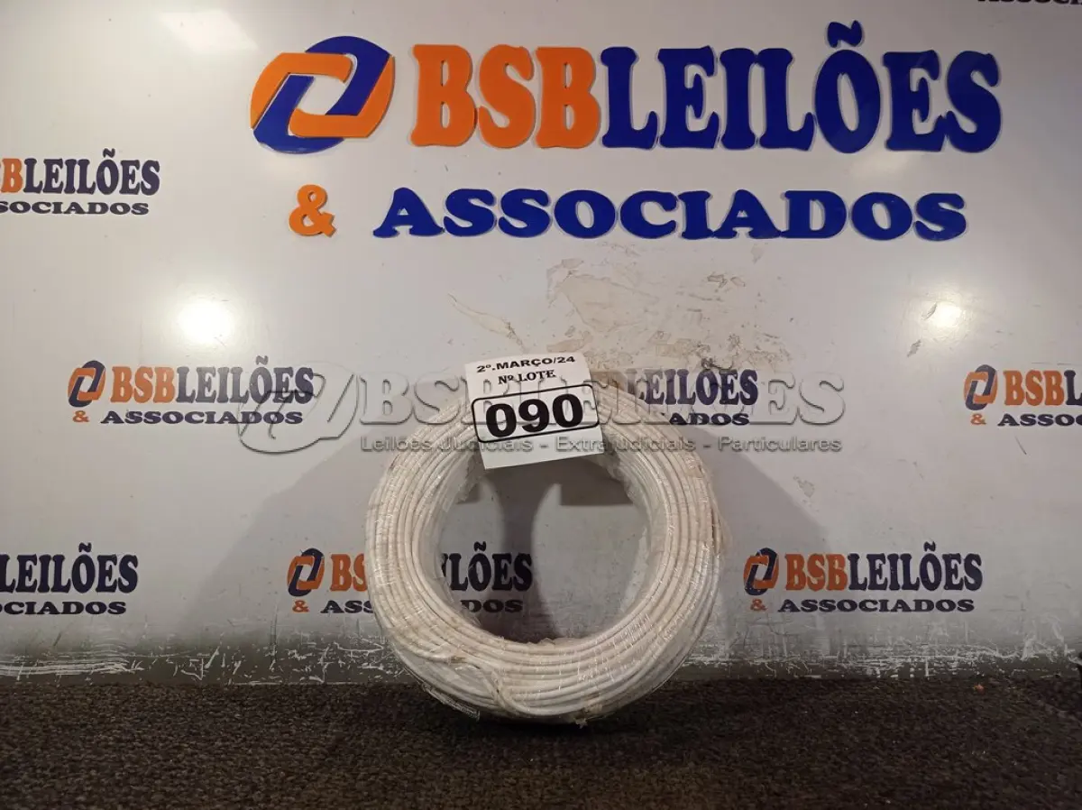 LOTE 090 - 01 ROLO DE CABO FLEXÍVEL 100M 1X4MM NA COR BRANCA(NOVO). (NO ESTADO) ATENÇÃO! FAZER A VISITAÇÃO ANTES DE ARREMATAR, NÃO SABEMOS SE FUNCIONA. LEILÃO NÃO TEM GARANTIA E NEM DEVOLUÇÃO, SUJEITO A POSSÍVEIS AVARIAS VISÍVEIS/OCULTAS E/OU AUSÊNCIA DE COMPONENTES.