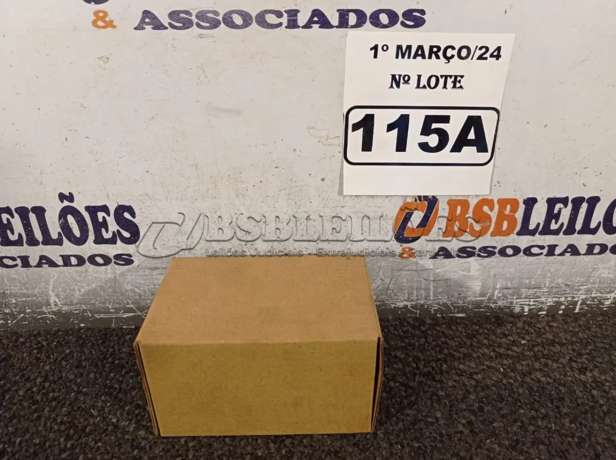 LOTE 115 - 01 BATERIA 20V DE 5AH MARCA DEWALT. (NOVO) (NO ESTADO) ATENÇÃO! FAZER A VISITAÇÃO ANTES DE ARREMATAR, NÃO SABEMOS SE FUNCIONA. LEILÃO NÃO TEM GARANTIA E NEM DEVOLUÇÃO, SUJEITO A POSSÍVEIS AVARIAS VISÍVEIS/OCULTAS E/OU AUSÊNCIA DE COMPONENTES.