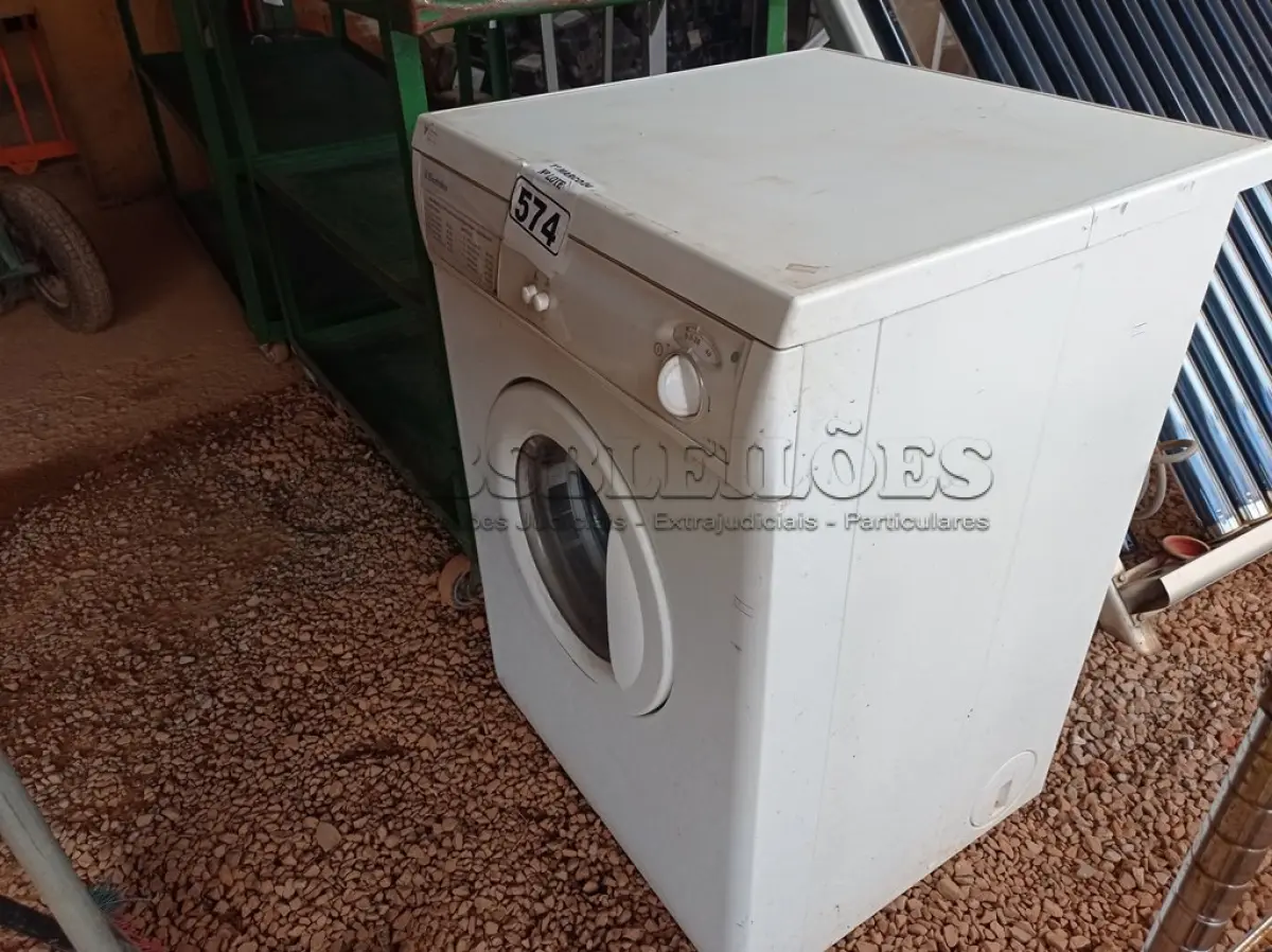 LOTE 574 - 01 SECADORA DE ROUPAS MARCA ELECTROLUX COM AVARIAS. (NO ESTADO) ATENÇÃO! FAZER A VISITAÇÃO ANTES DE ARREMATAR, NÃO SABEMOS SE FUNCIONA. LEILÃO NÃO TEM GARANTIA E NEM DEVOLUÇÃO, SUJEITO A POSSÍVEIS AVARIAS VISÍVEIS/OCULTAS E/OU AUSÊNCIA DE COMPONENTES.