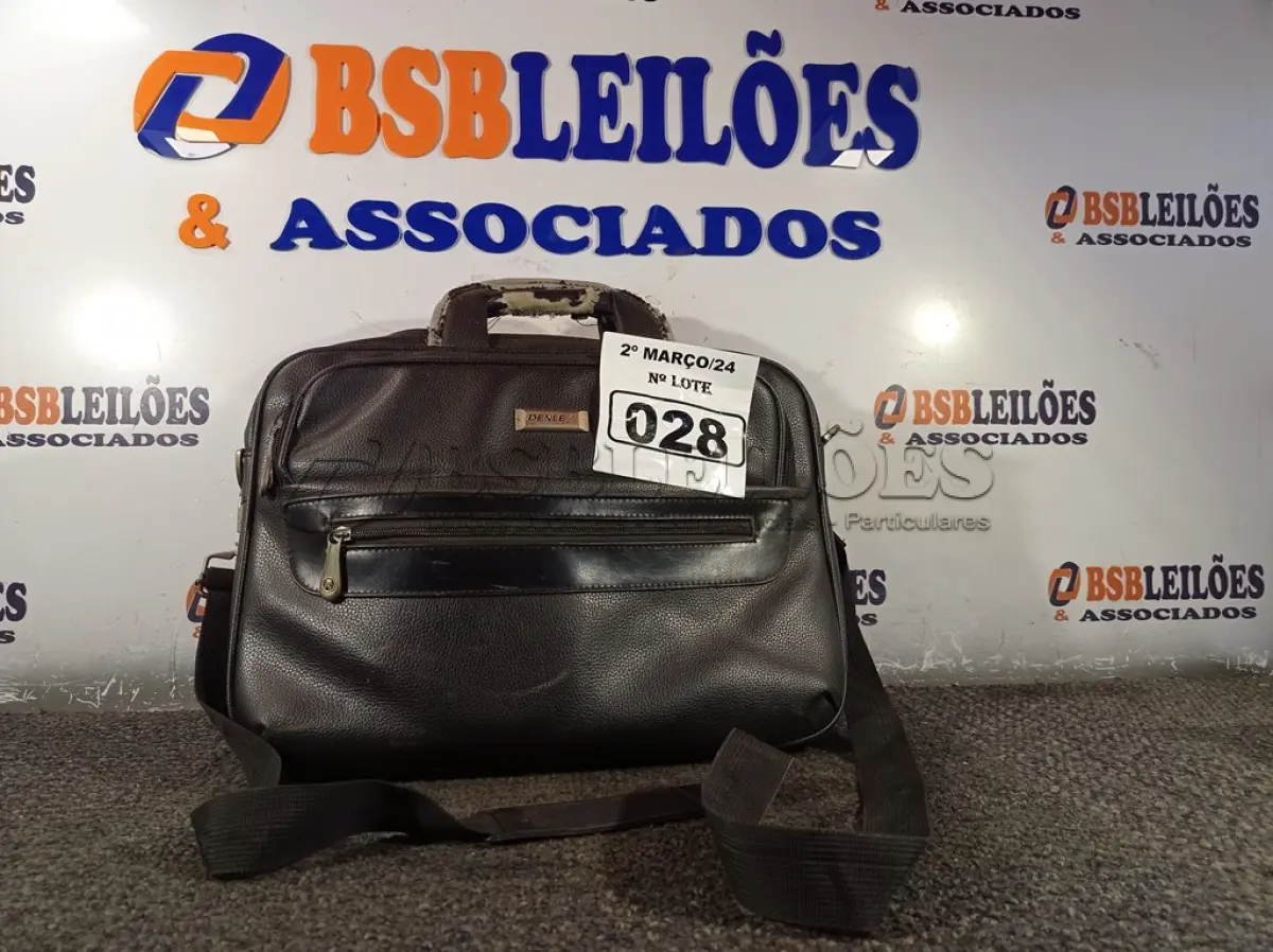 LOTE 028 - 01 NOTEBOOK HP COREI3 COM BOLSA. (NO ESTADO) ATENÇÃO! FAZER A VISITAÇÃO ANTES DE ARREMATAR, NÃO SABEMOS SE FUNCIONA. LEILÃO NÃO TEM GARANTIA E NEM DEVOLUÇÃO, SUJEITO A POSSÍVEIS AVARIAS VISÍVEIS/OCULTAS E/OU AUSÊNCIA DE COMPONENTES.