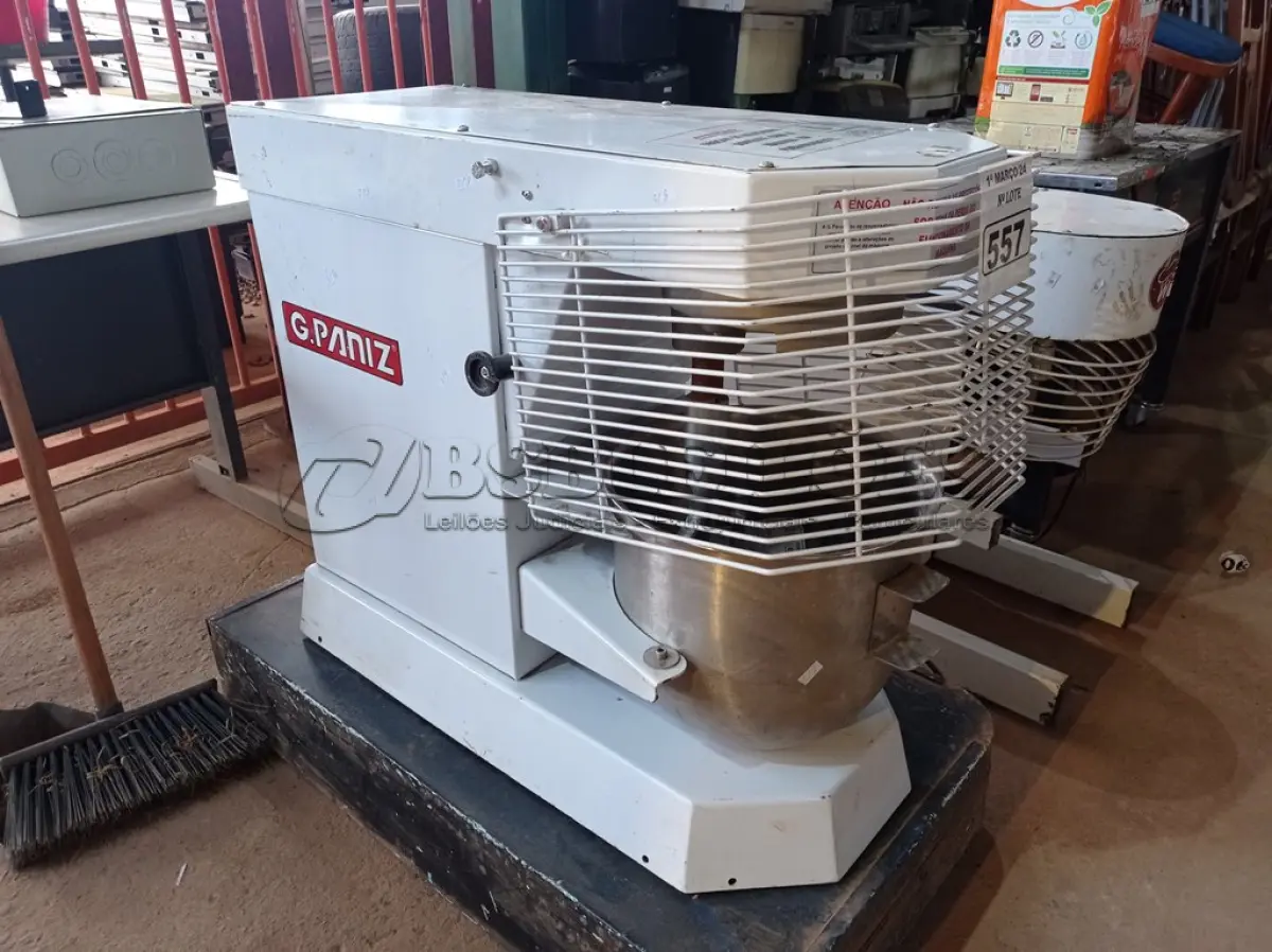 LOTE 557 - 01 BATEDEIRA PLANETÁRIA INDUSTRIAL, MODELO BP 18C G. PANIS. (NO ESTADO) ATENÇÃO! FAZER A VISITAÇÃO ANTES DE ARREMATAR, NÃO SABEMOS SE FUNCIONA. LEILÃO NÃO TEM GARANTIA E NEM DEVOLUÇÃO, SUJEITO A POSSÍVEIS AVARIAS VISÍVEIS/OCULTAS E/OU AUSÊNCIA DE COMPONENTES.