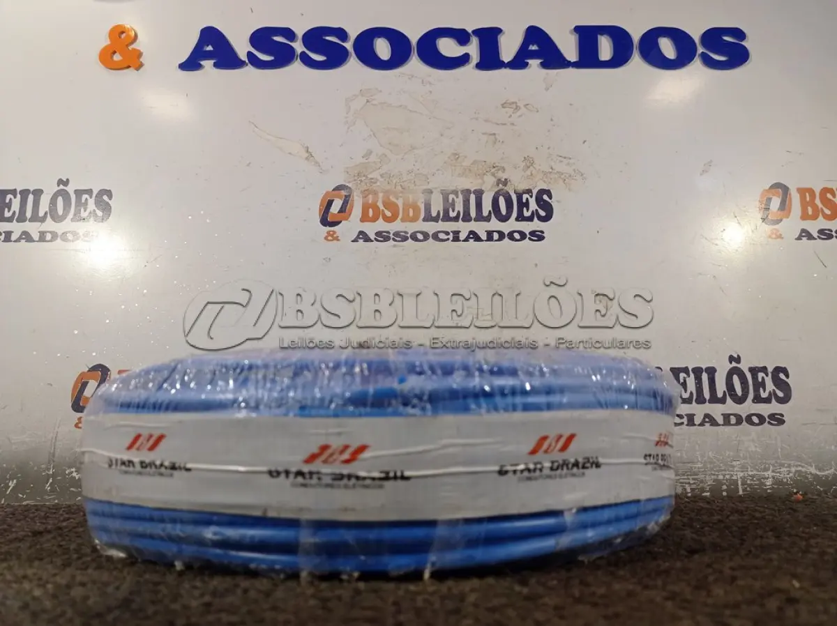 LOTE 070 - 01 ROLO DE CABO FLEXÍVEL 100M 1X10MM NA COR AZUL(NOVO). (NO ESTADO) ATENÇÃO! FAZER A VISITAÇÃO ANTES DE ARREMATAR, NÃO SABEMOS SE FUNCIONA. LEILÃO NÃO TEM GARANTIA E NEM DEVOLUÇÃO, SUJEITO A POSSÍVEIS AVARIAS VISÍVEIS/OCULTAS E/OU AUSÊNCIA DE COMPONENTES.