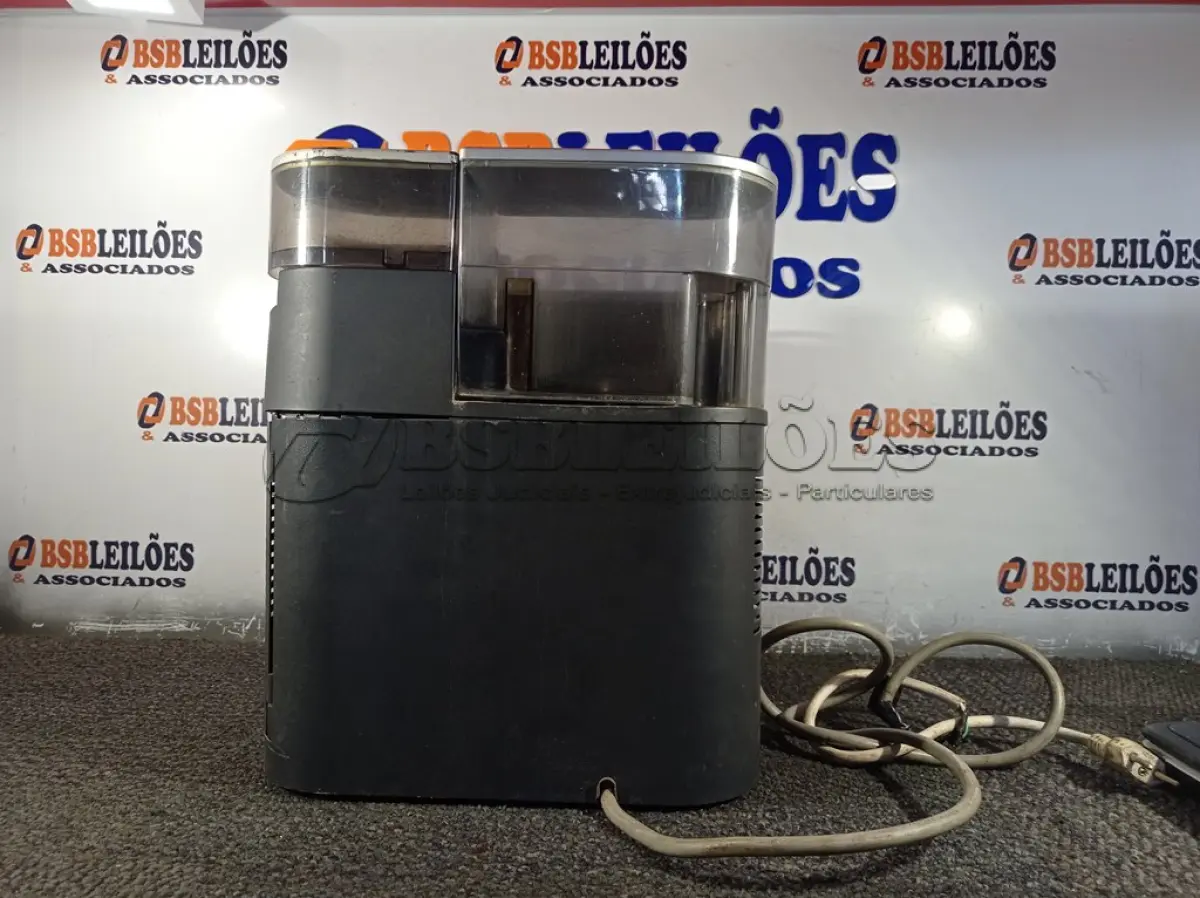 LOTE 192 - 01 CAFETEIRA EXPRESSO. (NO ESTADO) ATENÇÃO! FAZER A VISITAÇÃO ANTES DE ARREMATAR, NÃO SABEMOS SE FUNCIONA. LEILÃO NÃO TEM GARANTIA E NEM DEVOLUÇÃO, SUJEITO A POSSÍVEIS AVARIAS VISÍVEIS/OCULTAS E/OU AUSÊNCIA DE COMPONENTES.