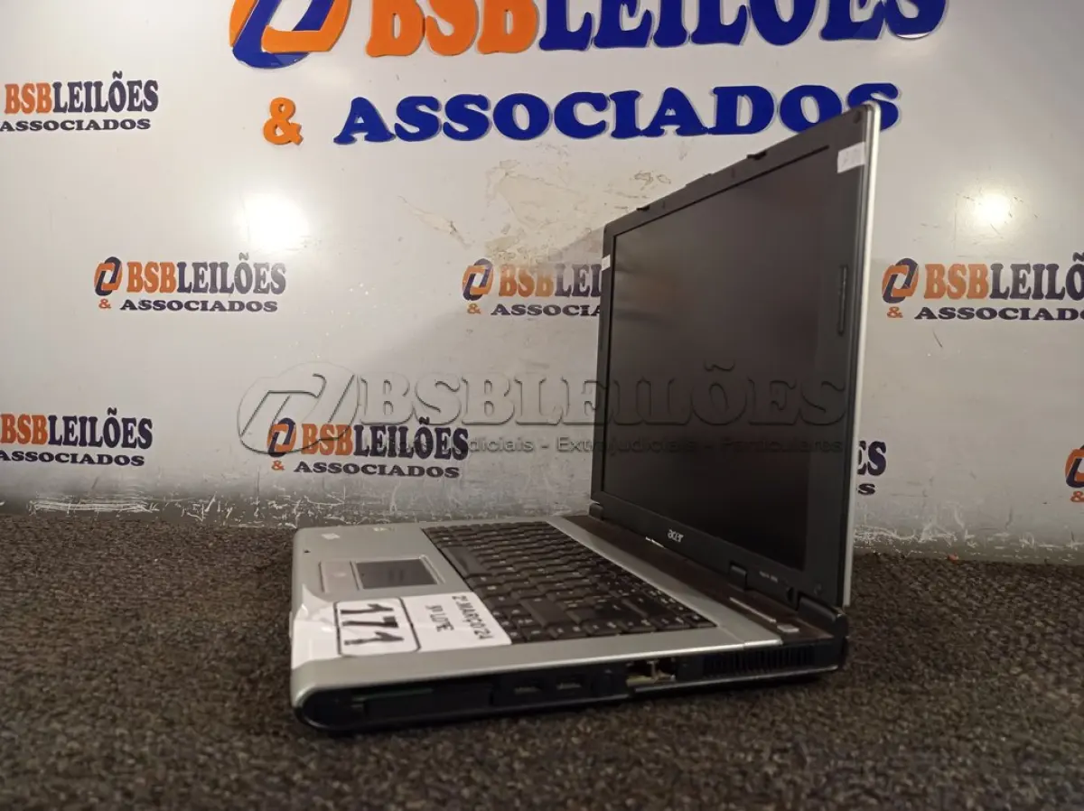 LOTE 171 - 01 NOTEBOOK MARCA ACER. (NO ESTADO) ATENÇÃO! FAZER A VISITAÇÃO ANTES DE ARREMATAR, NÃO SABEMOS SE FUNCIONA. LEILÃO NÃO TEM GARANTIA E NEM DEVOLUÇÃO, SUJEITO A POSSÍVEIS AVARIAS VISÍVEIS/OCULTAS E/OU AUSÊNCIA DE COMPONENTES.