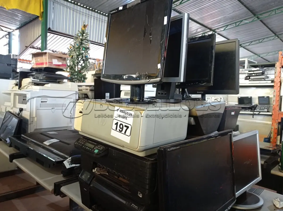 LOTE 197 - 09 IMPRESSORAS JATO DE TINTA E 06 MONITORES MARCAS E MODELOS DIVERSOS. (NO ESTADO) ATENÇÃO! FAZER A VISITAÇÃO ANTES DE ARREMATAR, NÃO SABEMOS SE FUNCIONA. LEILÃO NÃO TEM GARANTIA E NEM DEVOLUÇÃO, SUJEITO A POSSÍVEIS AVARIAS VISÍVEIS/OCULTAS E/OU AUSÊNCIA DE COMPONENTES.