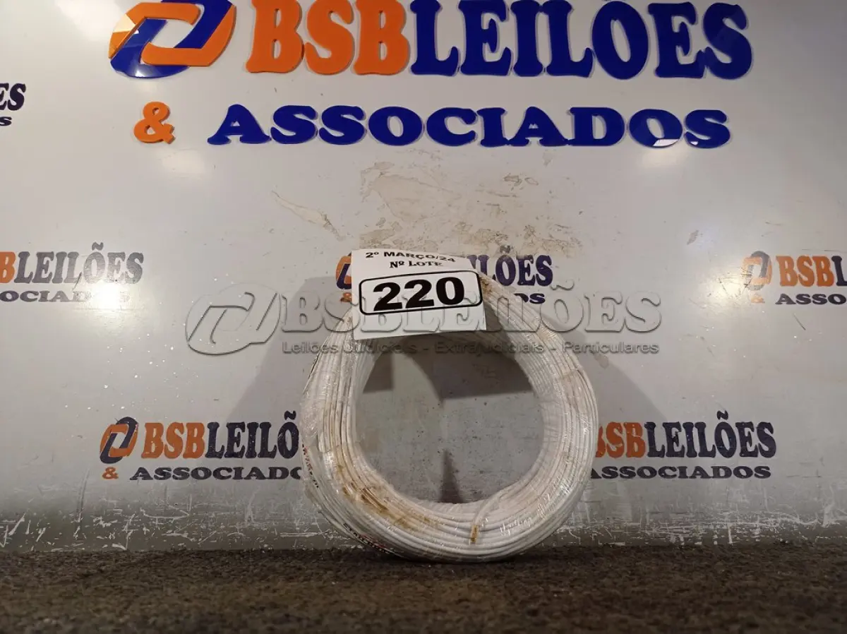 LOTE 220 - 01 ROLO DE CABO FLEXÍVEL 100M 1X2,5MM NA COR BRANCA(NOVO). (NO ESTADO) ATENÇÃO! FAZER A VISITAÇÃO ANTES DE ARREMATAR, NÃO SABEMOS SE FUNCIONA. LEILÃO NÃO TEM GARANTIA E NEM DEVOLUÇÃO, SUJEITO A POSSÍVEIS AVARIAS VISÍVEIS/OCULTAS E/OU AUSÊNCIA DE COMPONENTES.