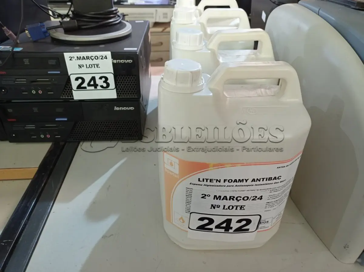 LOTE 242 - 20 LITROS DE ESPUMA HIGIENIZADORA PARA ANTISSEPSIA INSTANTÂNEA DAS MÃOS. (NO ESTADO) ATENÇÃO! FAZER A VISITAÇÃO ANTES DE ARREMATAR, NÃO SABEMOS SE FUNCIONA. LEILÃO NÃO TEM GARANTIA E NEM DEVOLUÇÃO, SUJEITO A POSSÍVEIS AVARIAS VISÍVEIS/OCULTAS E/OU AUSÊNCIA DE COMPONENTES.