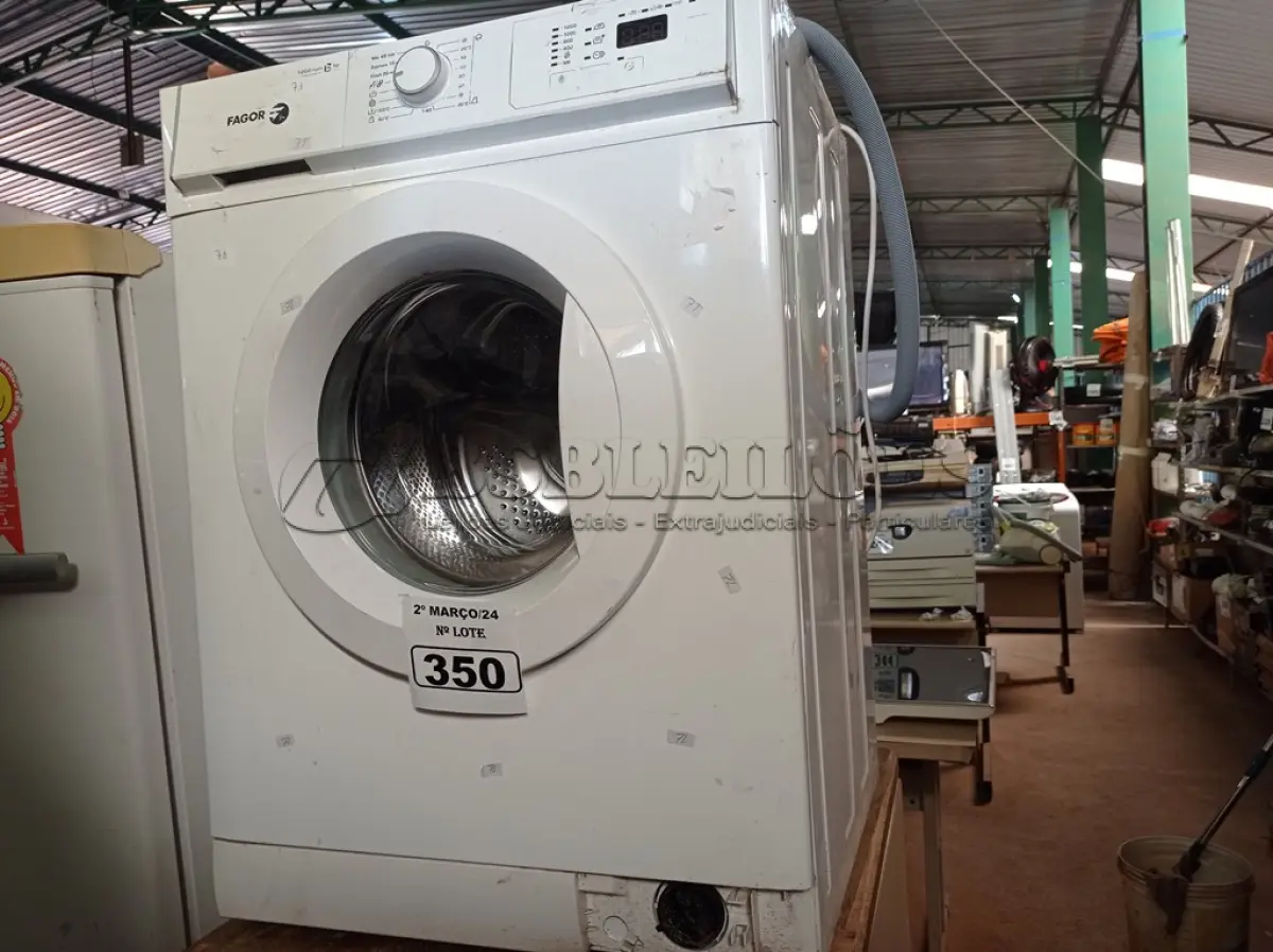 LOTE 350 - 01 LAVA-LOUÇAS E 01 LAVADORA MARCAS E MODELOS DIVERSOS. (NO ESTADO) ATENÇÃO! FAZER A VISITAÇÃO ANTES DE ARREMATAR, NÃO SABEMOS SE FUNCIONA. LEILÃO NÃO TEM GARANTIA E NEM DEVOLUÇÃO, SUJEITO A POSSÍVEIS AVARIAS VISÍVEIS/OCULTAS E/OU AUSÊNCIA DE COMPONENTES.