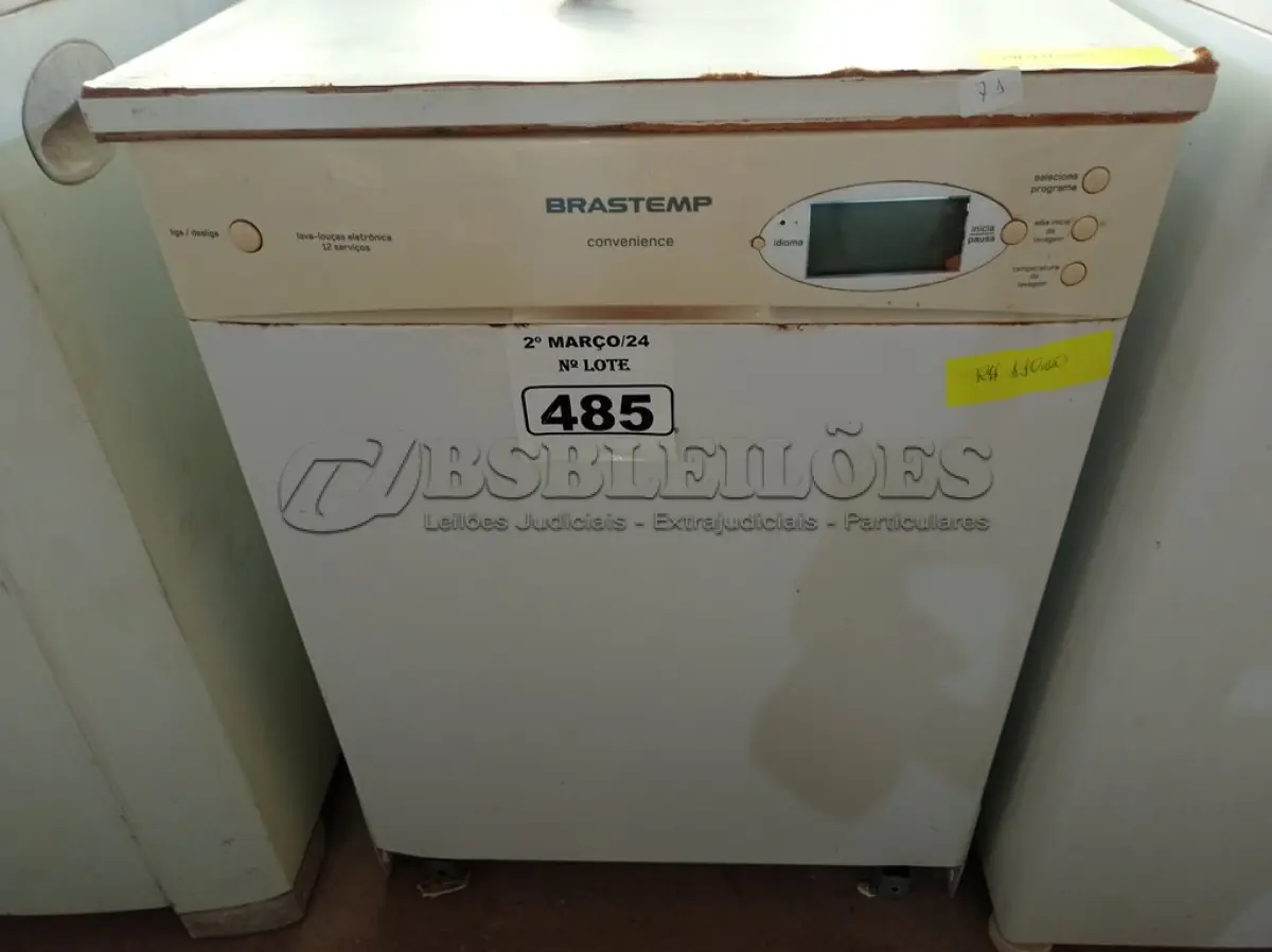 LOTE 485 - 01 LAVA-LOUÇAS MARCA BRASTEMP 220V. (NO ESTADO) ATENÇÃO! FAZER A VISITAÇÃO ANTES DE ARREMATAR, NÃO SABEMOS SE FUNCIONA. LEILÃO NÃO TEM GARANTIA E NEM DEVOLUÇÃO, SUJEITO A POSSÍVEIS AVARIAS VISÍVEIS/OCULTAS E/OU AUSÊNCIA DE COMPONENTES.