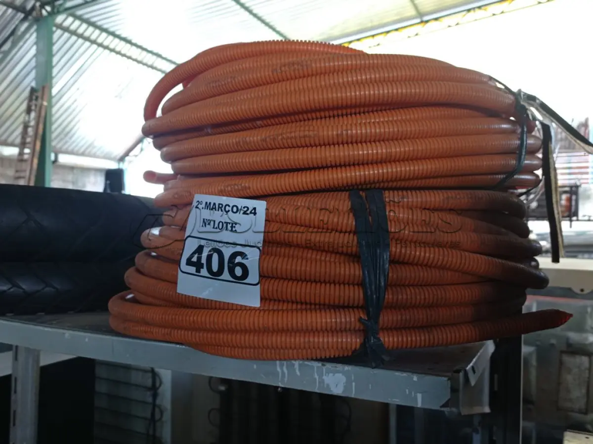 LOTE 406 - 02 ROLOS DE MANGUEIRA CORRUGADA. (NO ESTADO) ATENÇÃO! FAZER A VISITAÇÃO ANTES DE ARREMATAR, NÃO SABEMOS SE FUNCIONA. LEILÃO NÃO TEM GARANTIA E NEM DEVOLUÇÃO, SUJEITO A POSSÍVEIS AVARIAS VISÍVEIS/OCULTAS E/OU AUSÊNCIA DE COMPONENTES.