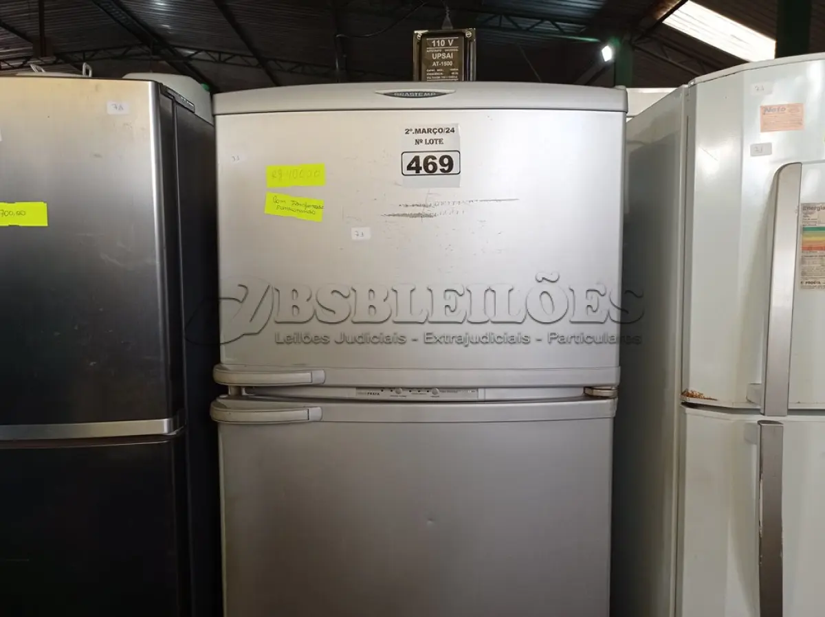 LOTE 469 - 01 GELADEIRA MARCA BRASTEMP 127V COM TRANSFORMADOR. (NO ESTADO) ATENÇÃO! FAZER A VISITAÇÃO ANTES DE ARREMATAR, NÃO SABEMOS SE FUNCIONA. LEILÃO NÃO TEM GARANTIA E NEM DEVOLUÇÃO, SUJEITO A POSSÍVEIS AVARIAS VISÍVEIS/OCULTAS E/OU AUSÊNCIA DE COMPONENTES.